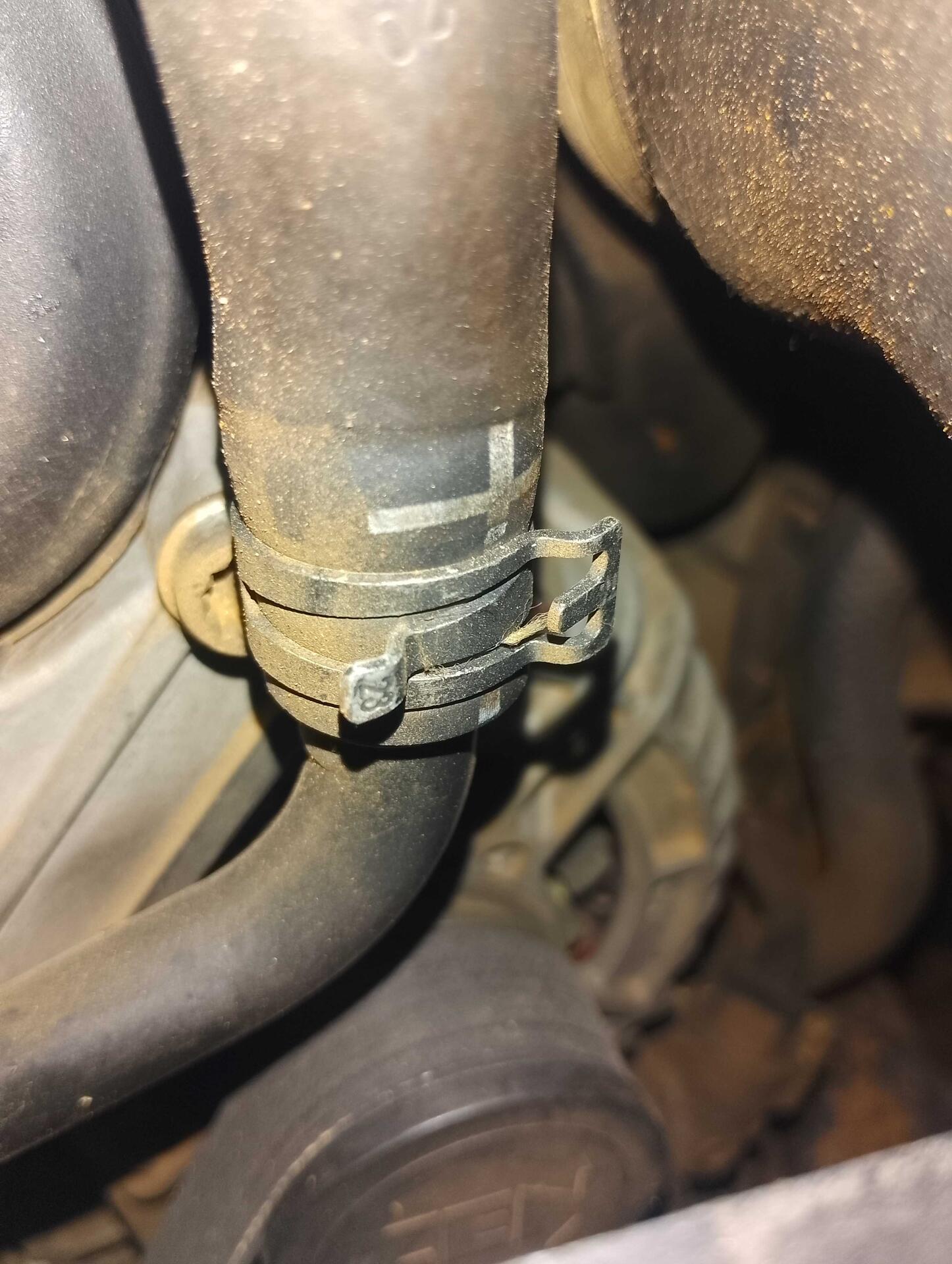 (SUCATA) VW / AMAROK CD 4X4 HIGH 2010/2011 — foto 17 de 29
