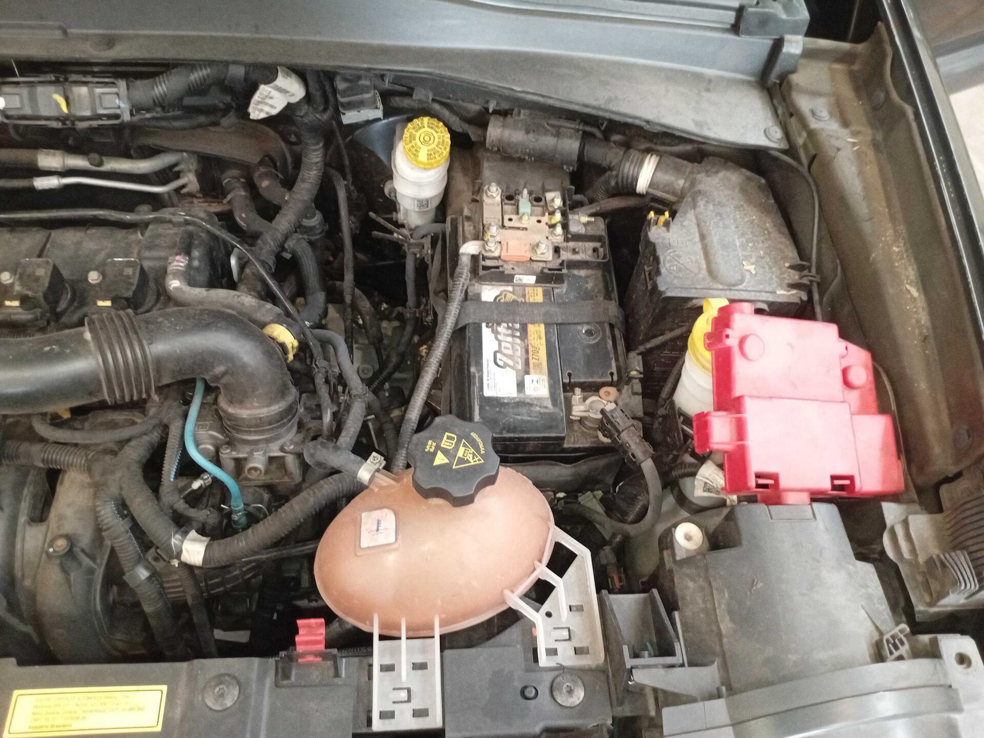 JEEP / RENEGADE SPORT 4X2 1.8 16V AUT FLEX 2020/2021 — foto 13 de 40