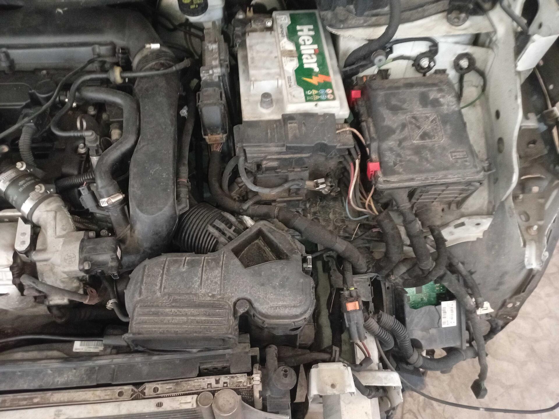 PEUGEOT / 3008 GRIFFE 1.6 TURBO 16V 5P AUT 2018/2019 — foto 8 de 40