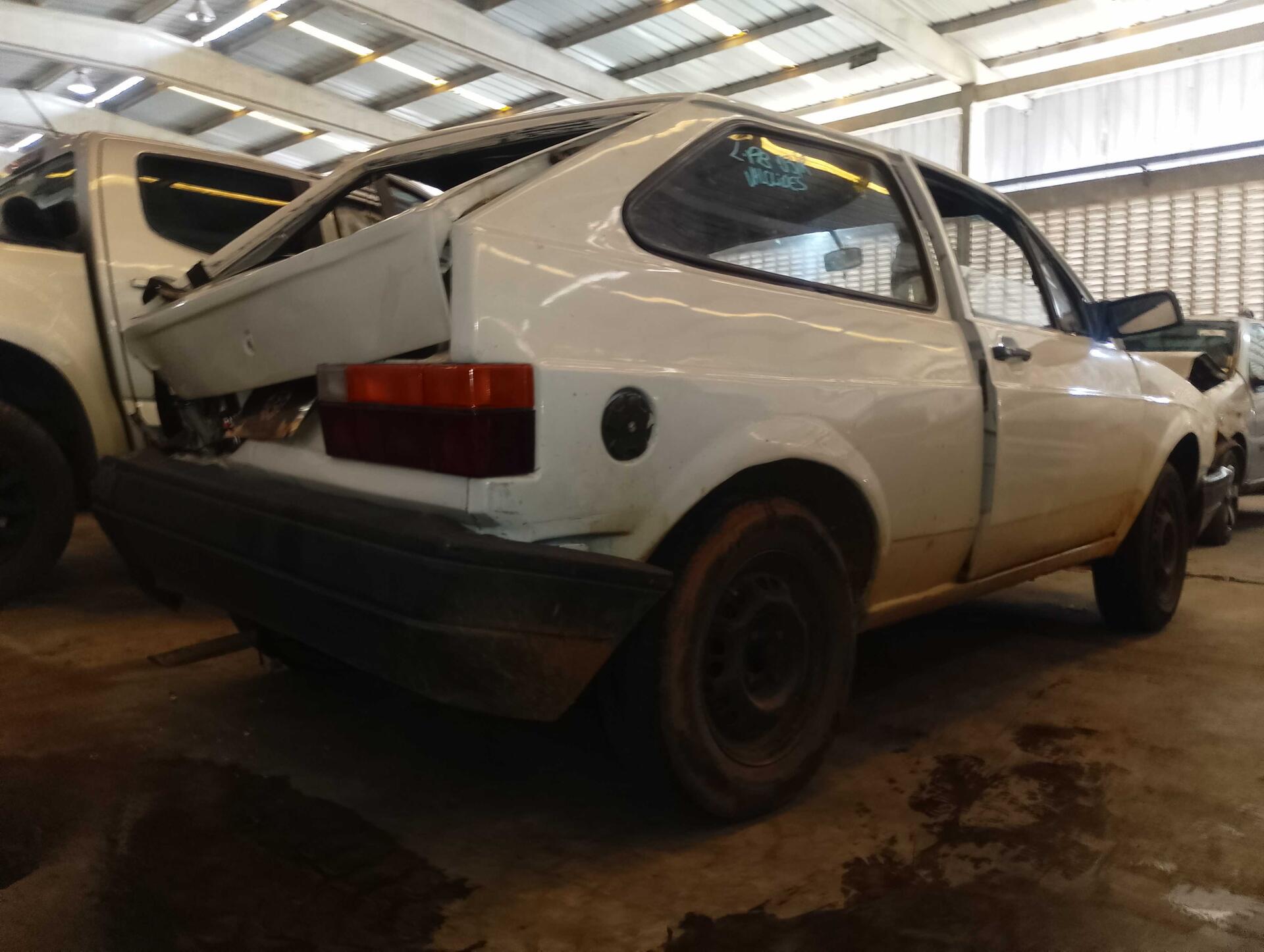 (SUCATA) VOLKSWAGEN / GOL CL 1.6 1993/1993 — foto 4 de 40