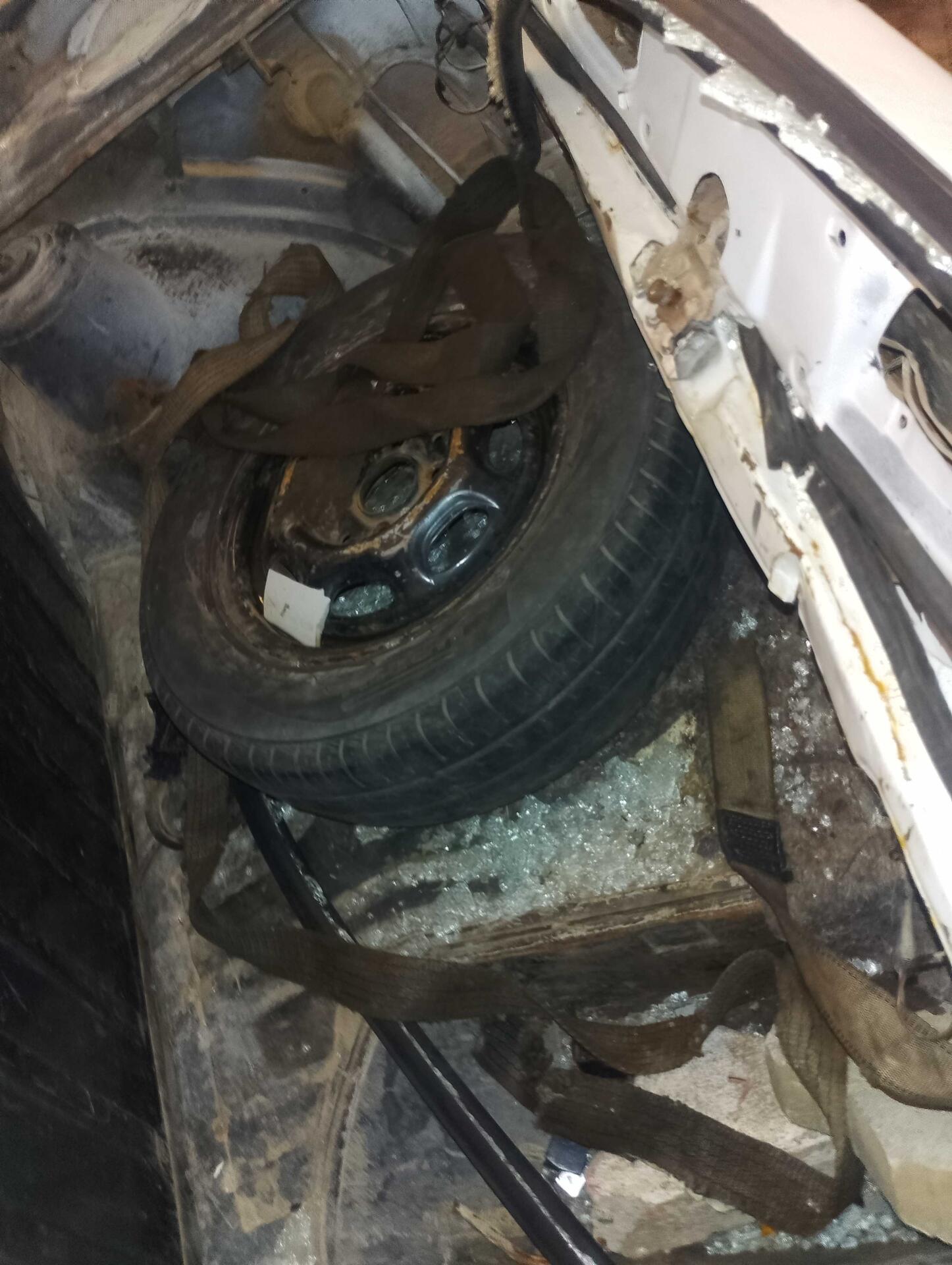 (SUCATA) VOLKSWAGEN / GOL CL 1.6 1993/1993 — foto 38 de 40