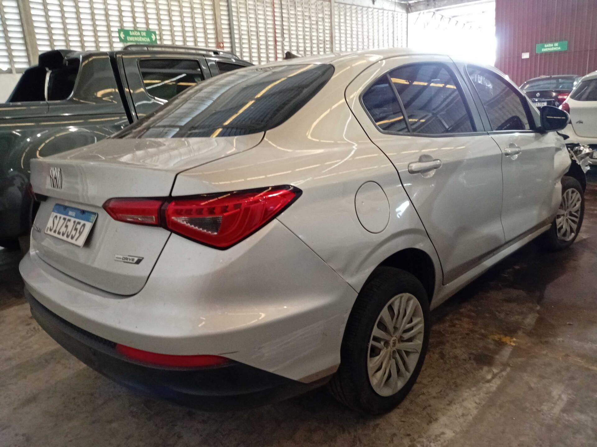 (SUCATA) FIAT / CRONOS DRIVE 1.0 4P 2023/2024 — foto 8 de 40