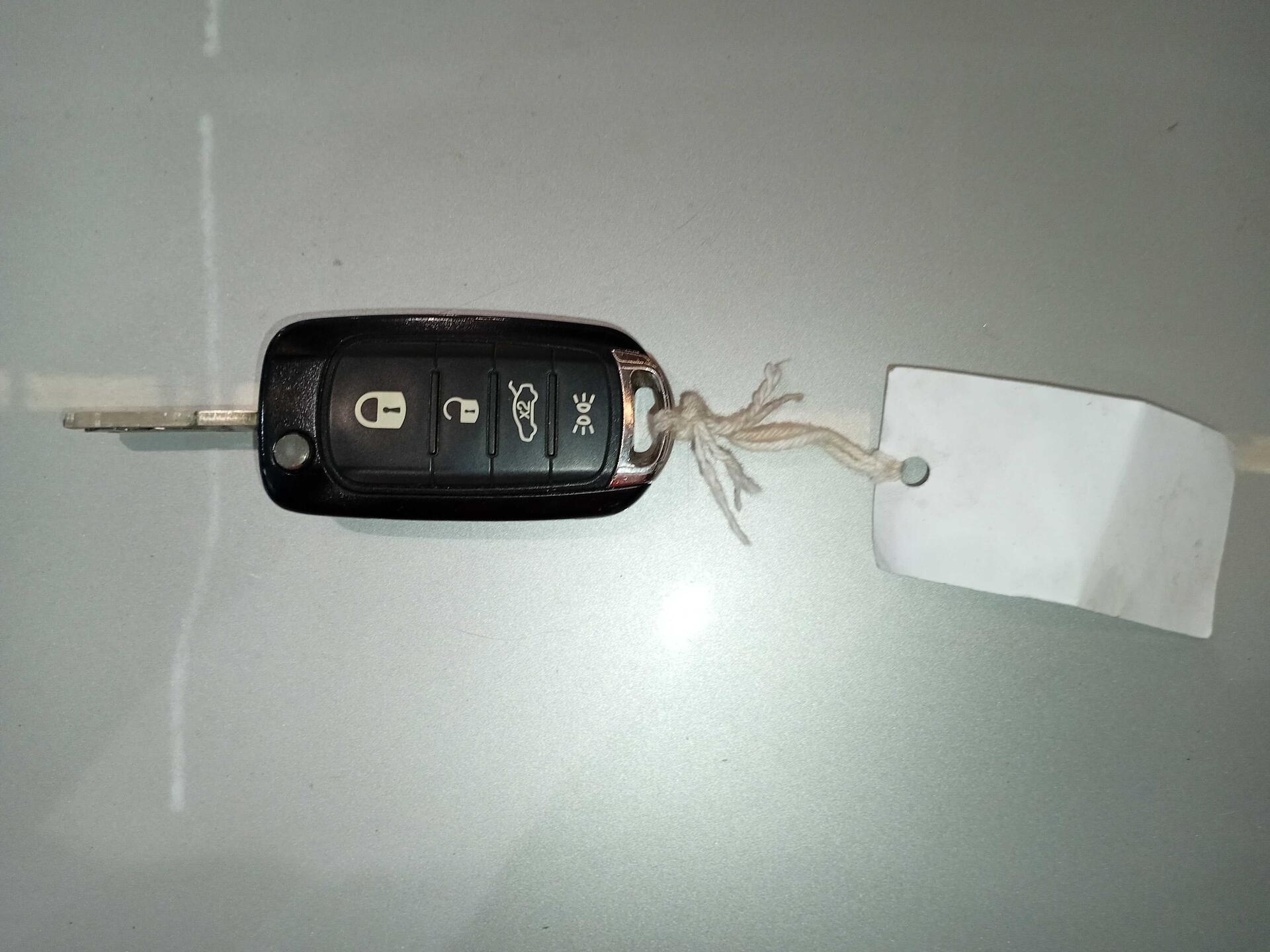 (SUCATA) FIAT / CRONOS DRIVE 1.0 4P 2023/2024 — foto 35 de 40