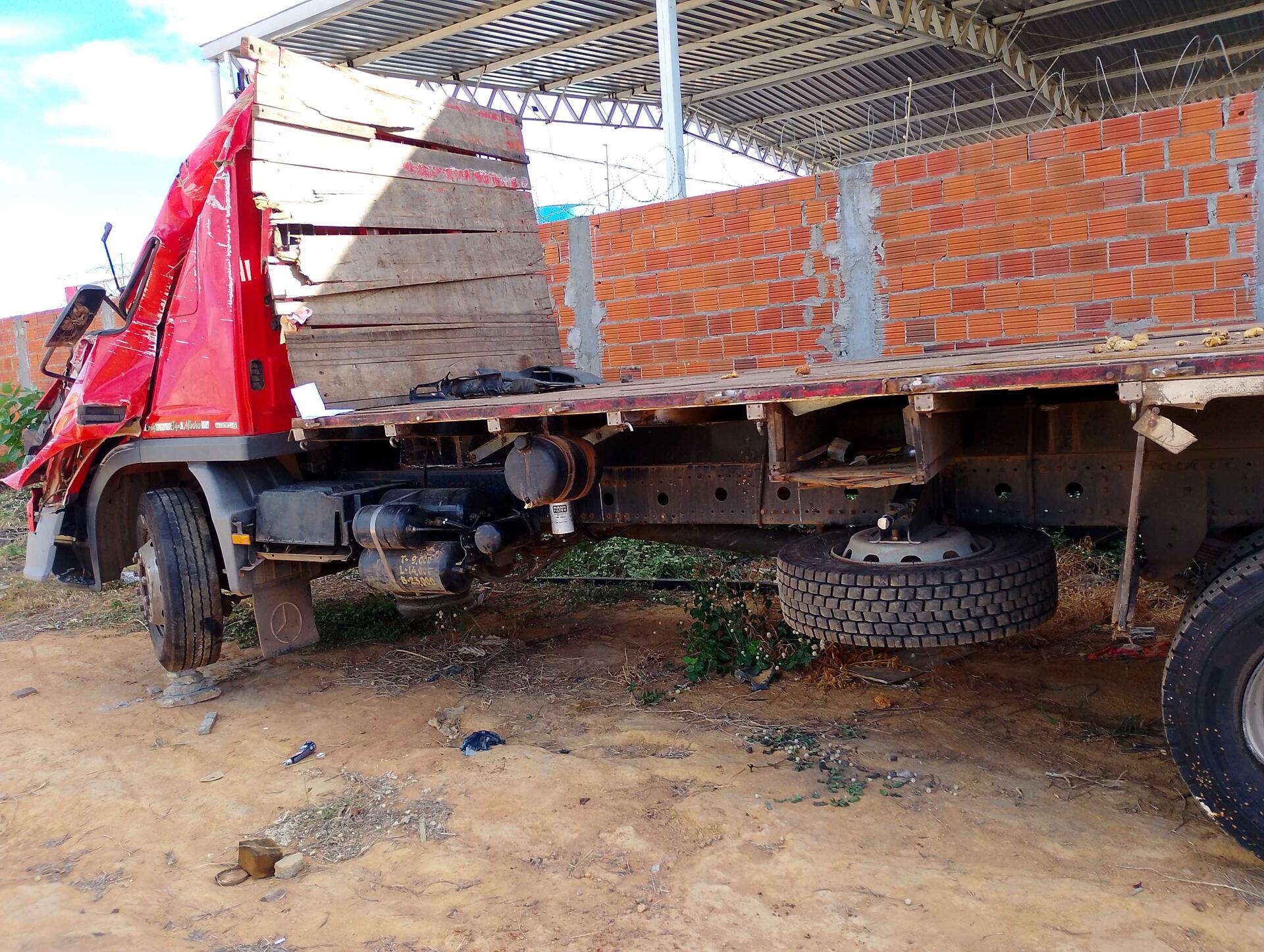 (SUCATA) M.BENZ / ATEGO 2430 2014/2014 — foto 5 de 40