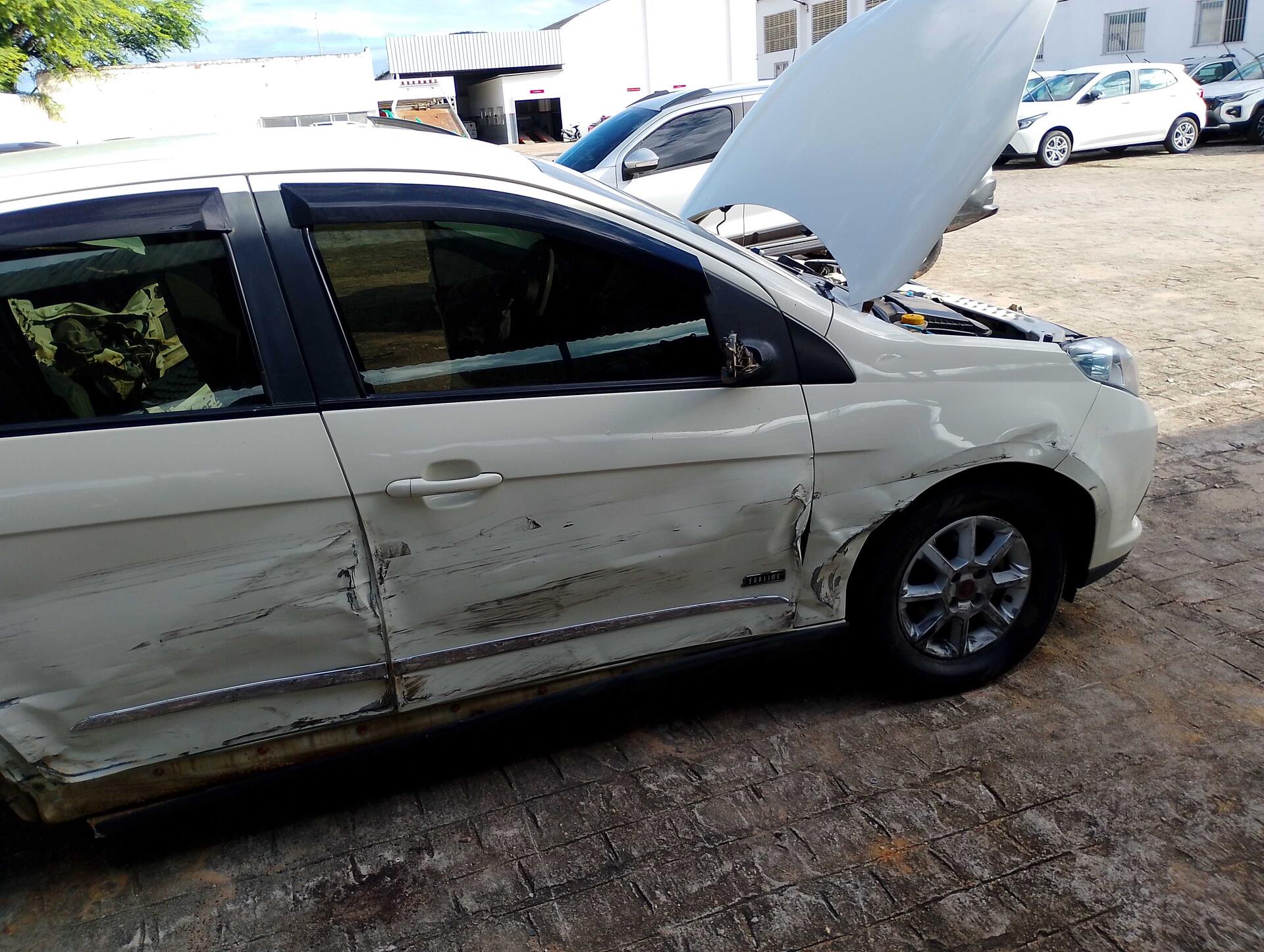 FIAT / SIENA ESSENCE 1.6 FLEX 2016/2017 — foto 4 de 40