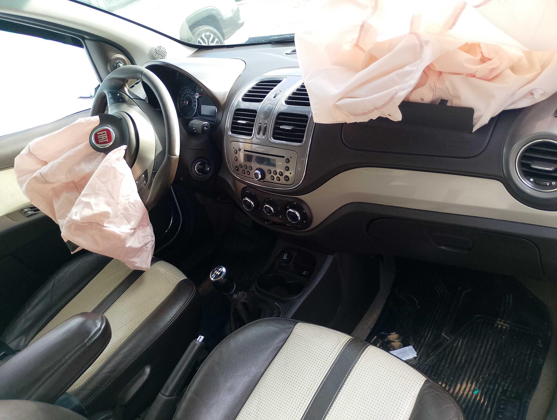 FIAT / SIENA ESSENCE 1.6 FLEX 2016/2017 — foto 25 de 40