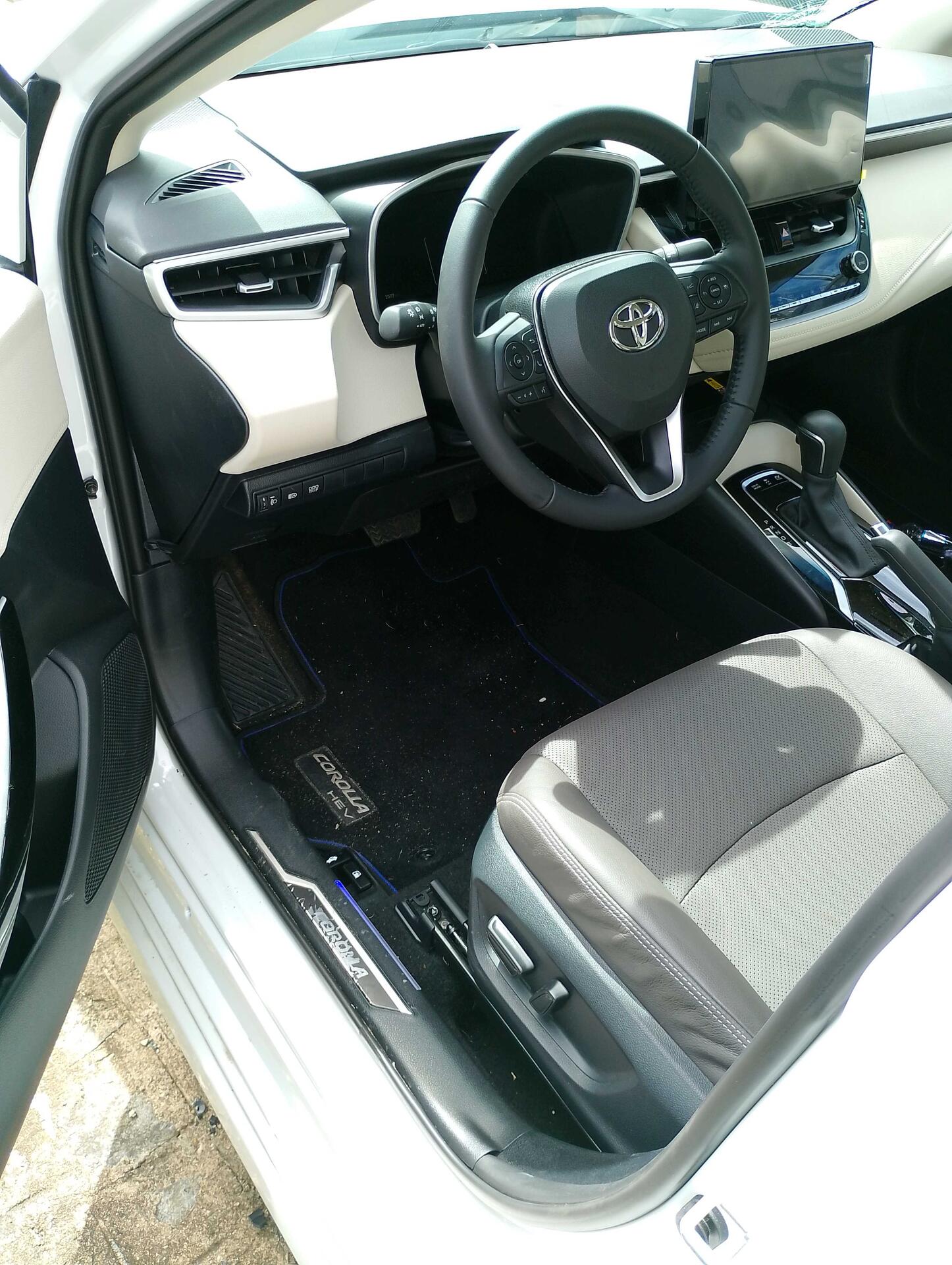 TOYOTA / COROLLA SEDAN ALTIS PREMIUM 1.8 HÍBRIDO 2026/2026 — foto 11 de 40