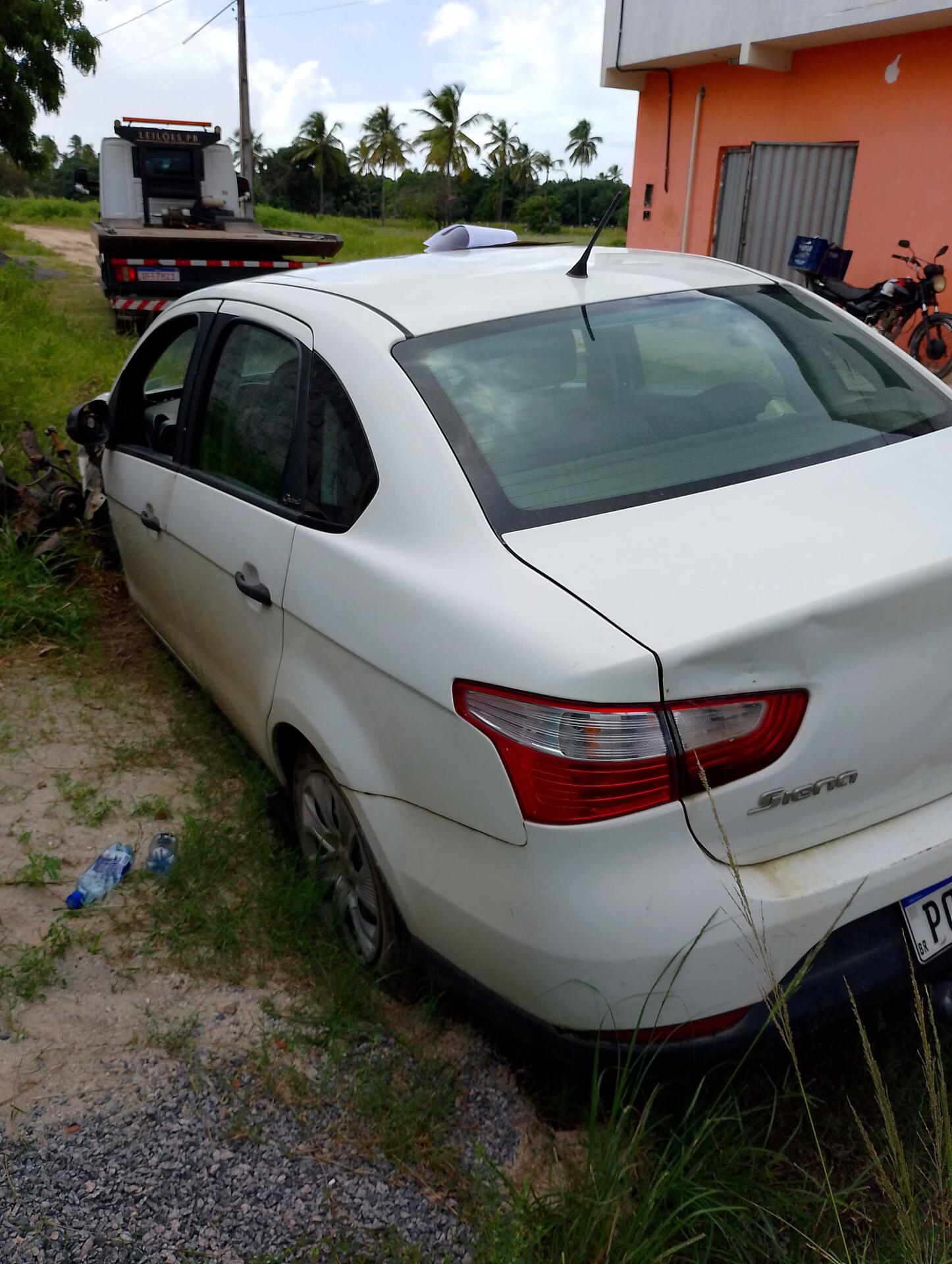 (SUCATA) FIAT / GRAND SIENA ATTRACTIVE 1.4 EVO F 2018/2019 — foto 4 de 40