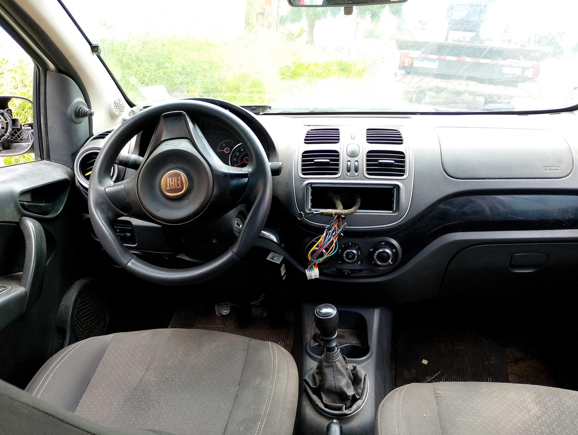 (SUCATA) FIAT / GRAND SIENA ATTRACTIVE 1.4 EVO F 2018/2019 — foto 9 de 40