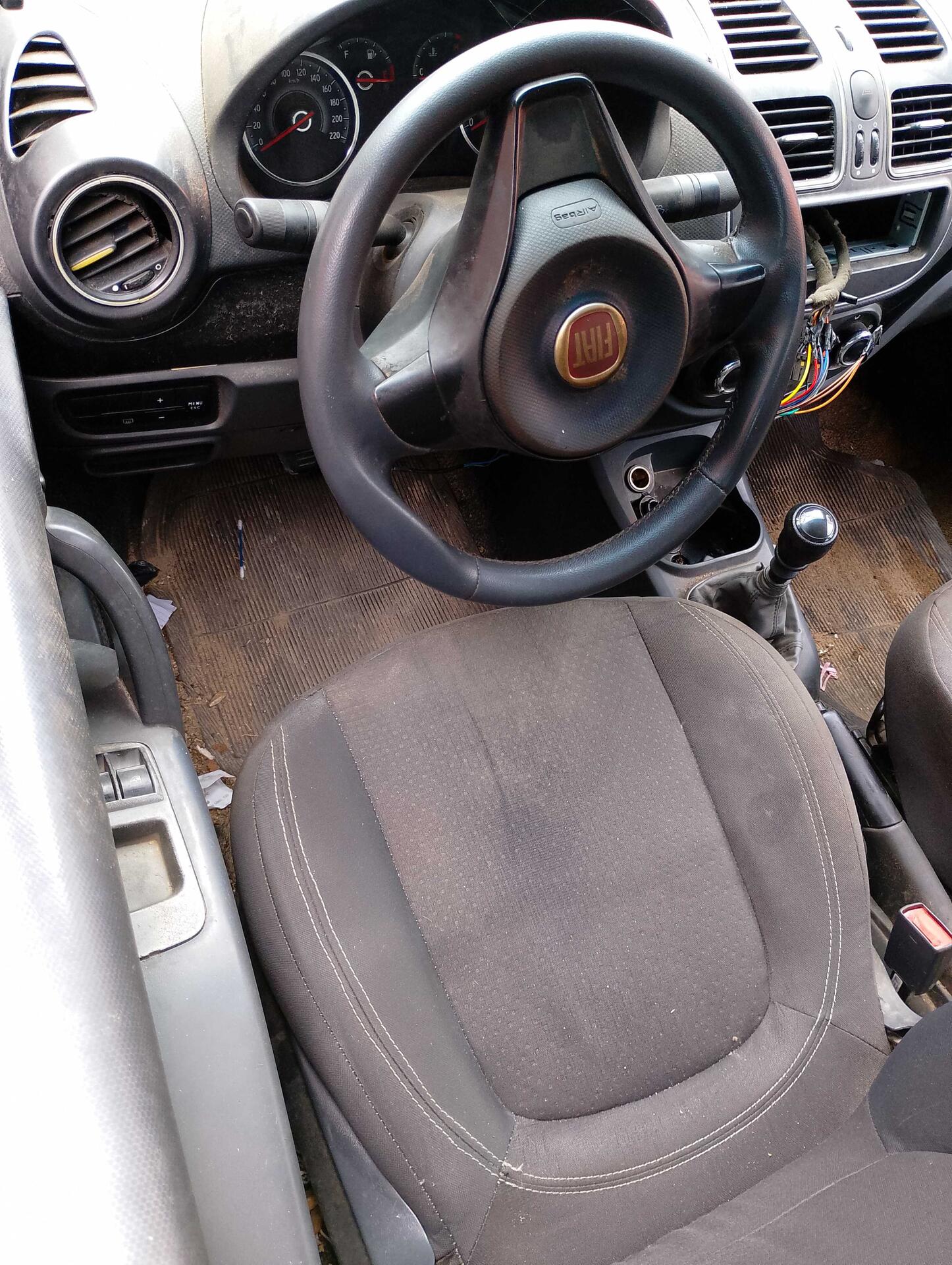 (SUCATA) FIAT / GRAND SIENA ATTRACTIVE 1.4 EVO F 2018/2019 — foto 11 de 40