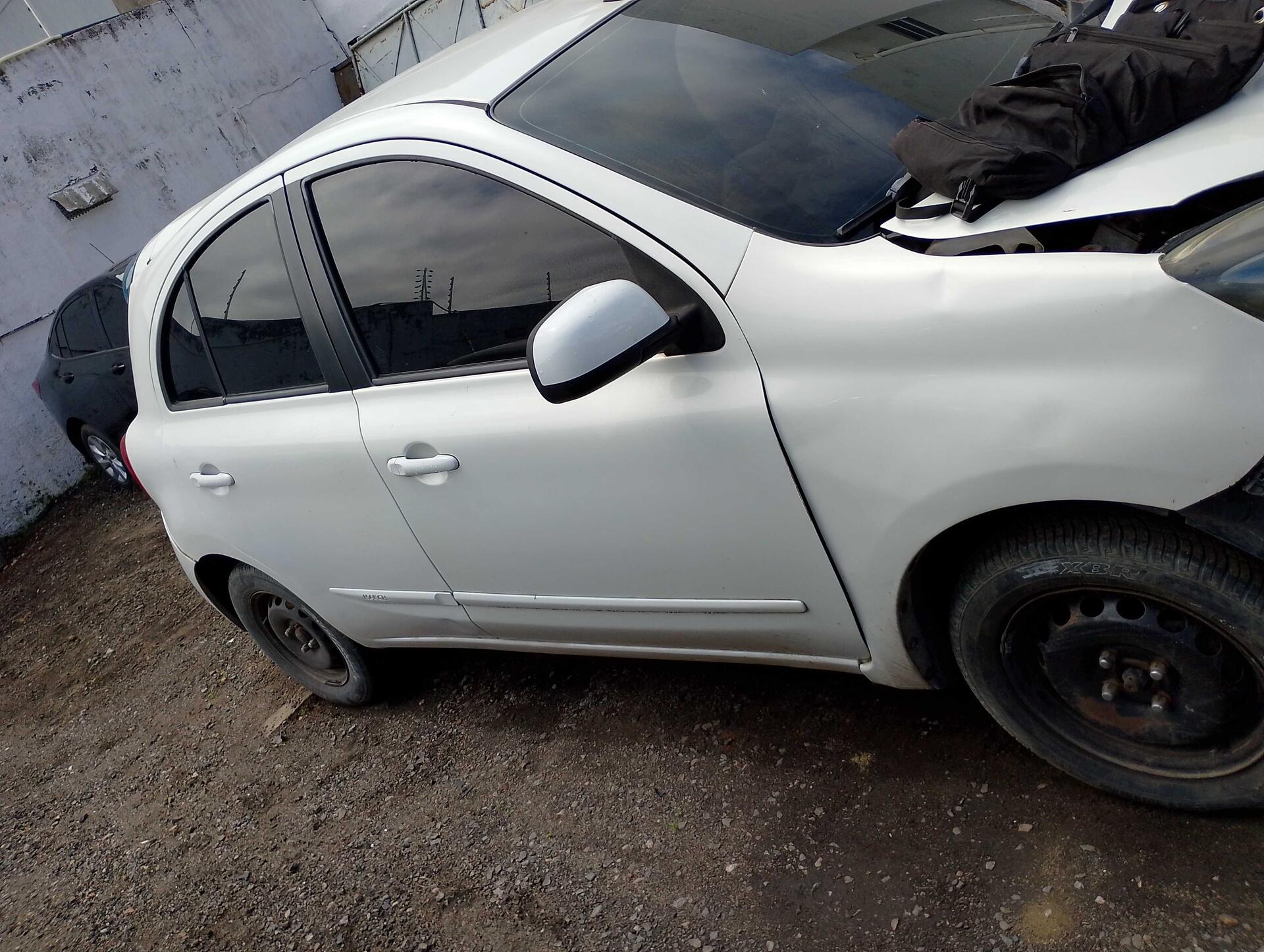 NISSAN / MARCH SV 1.0 12V F4P GNV_FLEX 2015/2016 — foto 32 de 40