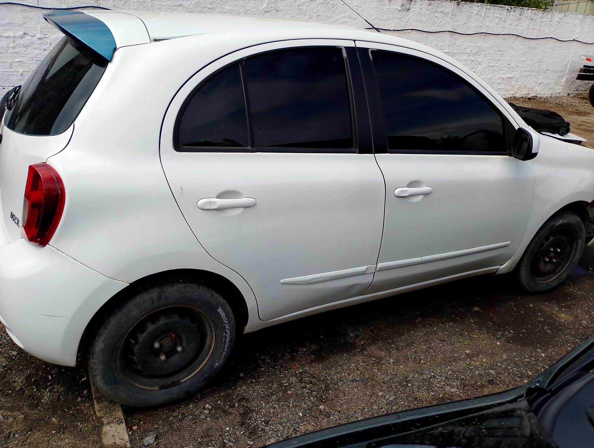 NISSAN / MARCH SV 1.0 12V F4P GNV_FLEX 2015/2016 — foto 33 de 40
