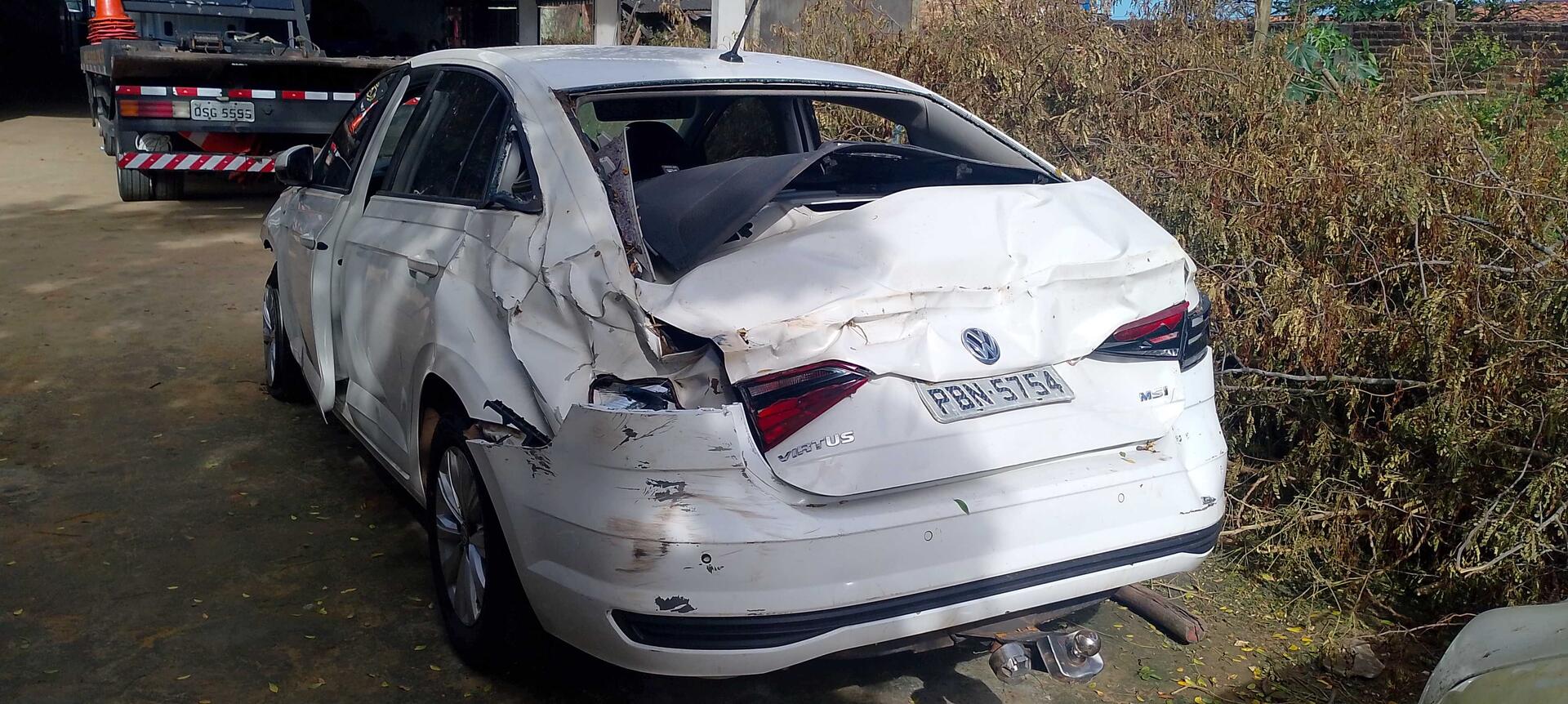 (SUCATA) VOLKSWAGEN / VIRTUS SEDAN 1.6 MSI 16V 5P MEC 2018/2019 — foto 4 de 40