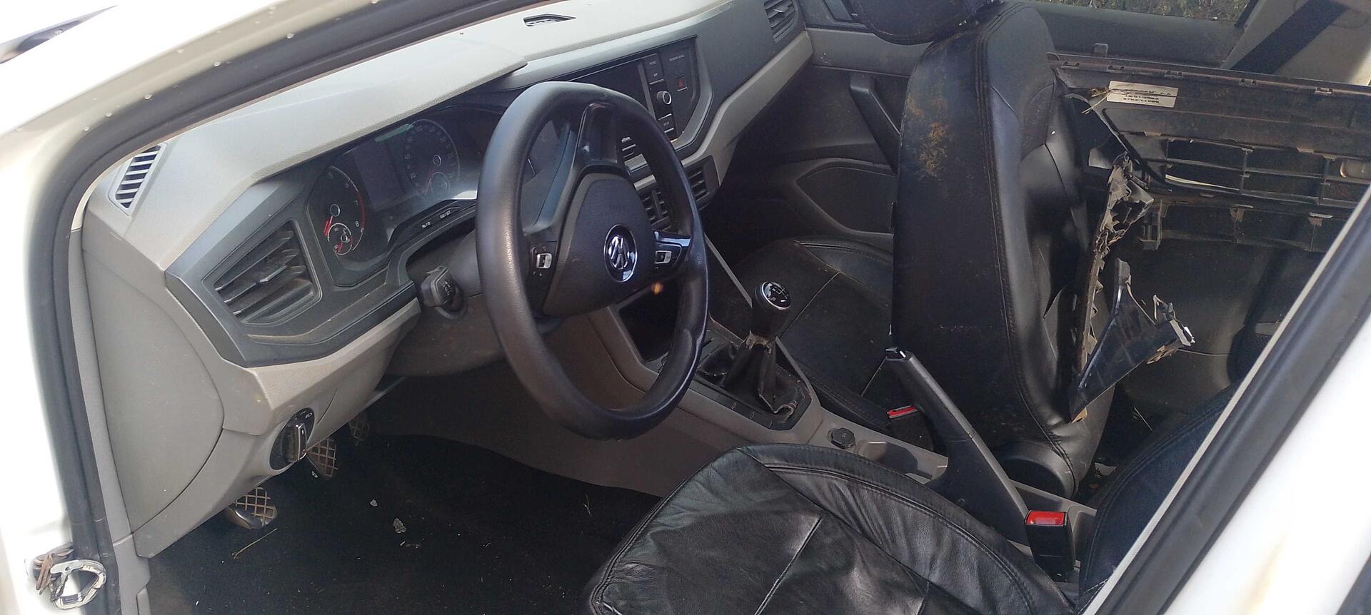 (SUCATA) VOLKSWAGEN / VIRTUS SEDAN 1.6 MSI 16V 5P MEC 2018/2019 — foto 8 de 40