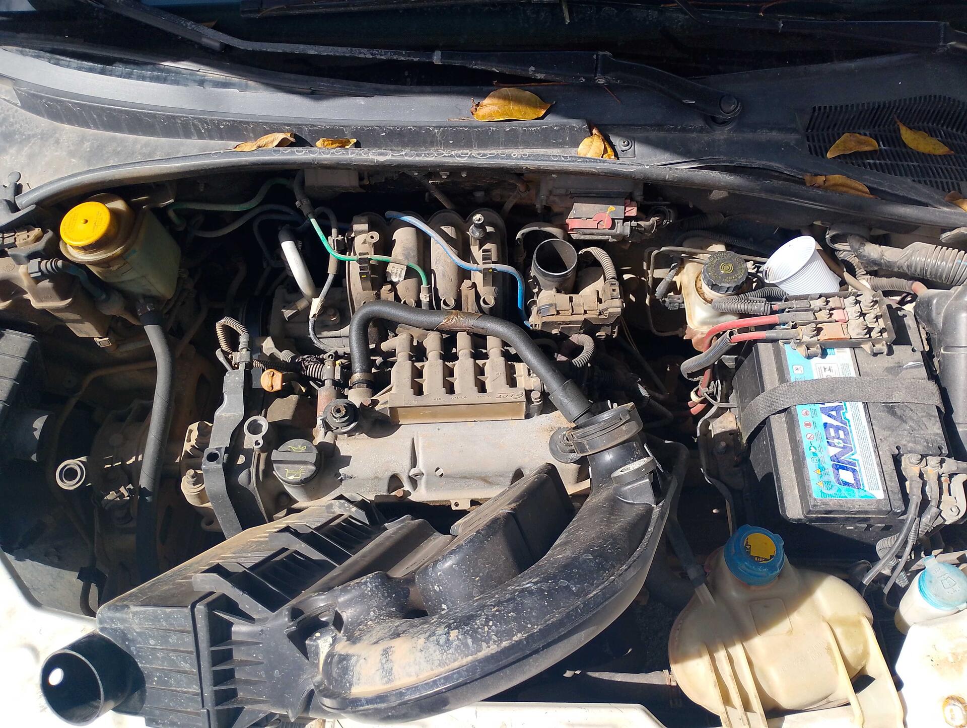 FIAT / PUNTO ATTRACTIVE 1.4 FIRE FLEX 8V 5P 2013/2014 — foto 6 de 30