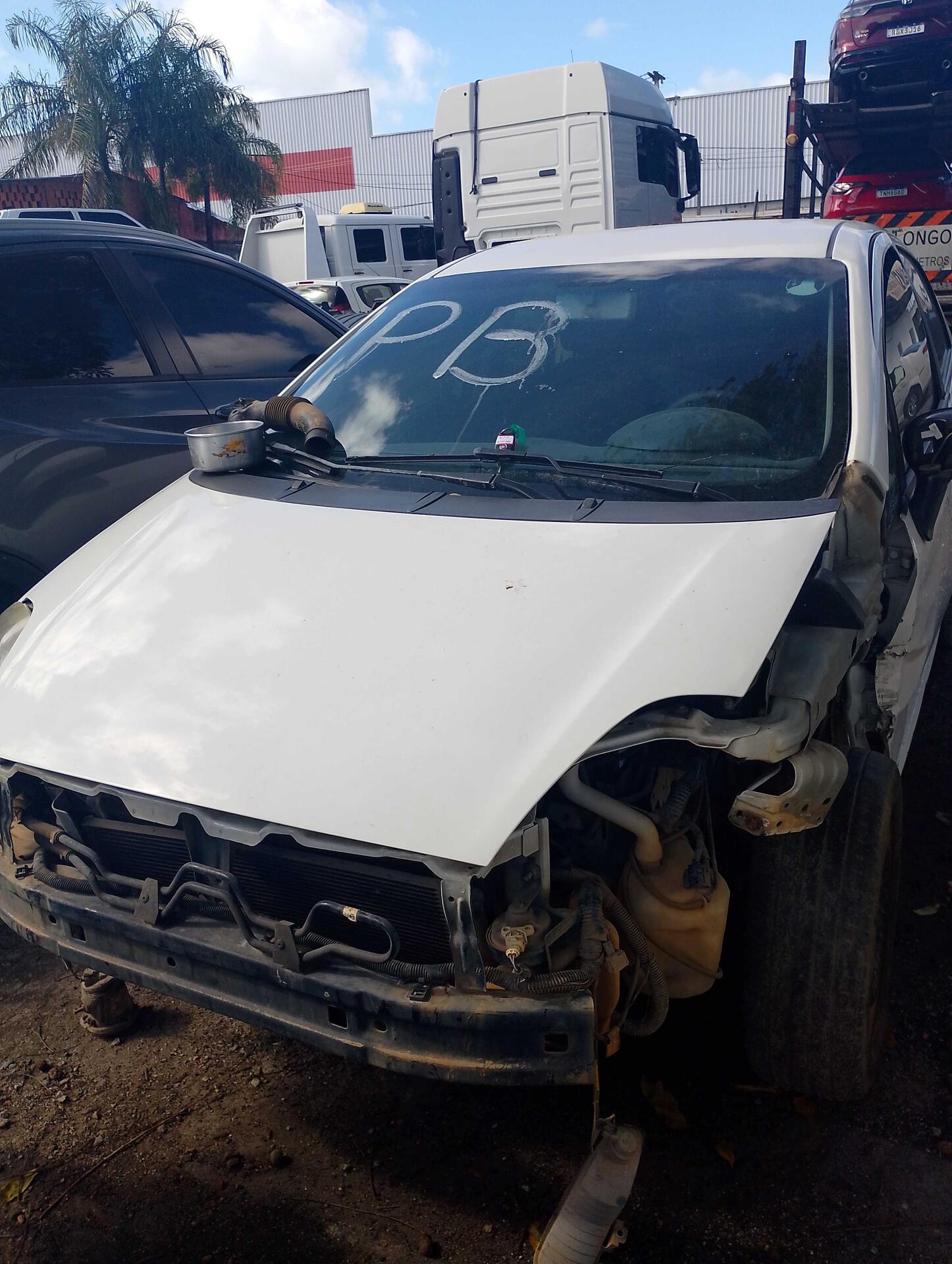 FIAT / PUNTO ATTRACTIVE 1.4 FIRE FLEX 8V 5P 2013/2014 — foto 7 de 30