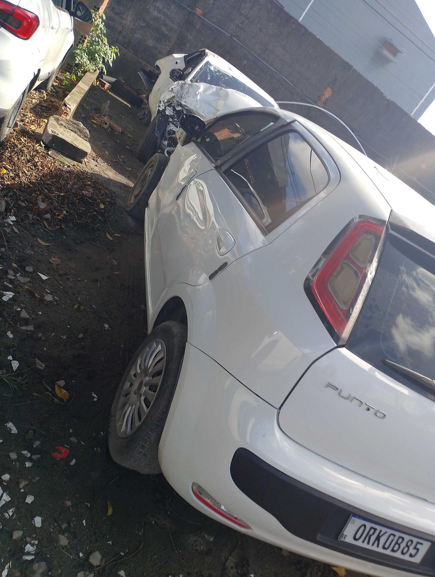FIAT / PUNTO ATTRACTIVE 1.4 FIRE FLEX 8V 5P 2013/2014 — foto 9 de 30