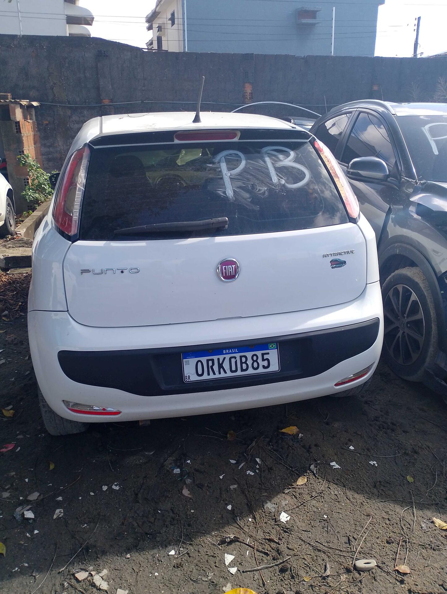 FIAT / PUNTO ATTRACTIVE 1.4 FIRE FLEX 8V 5P 2013/2014 — foto 10 de 30