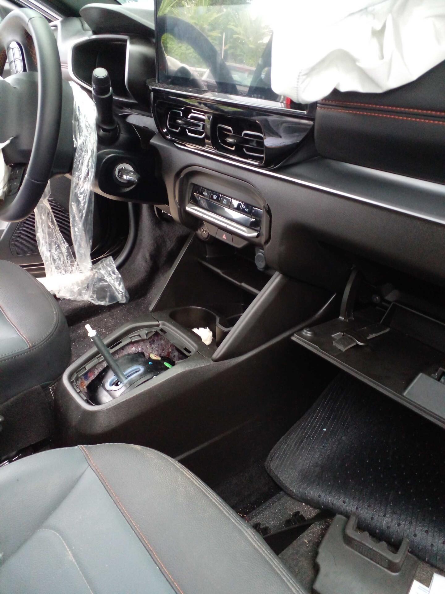 (SUCATA) CITROEN / C-3 AIRCROSS7 SHINE 1.0 T200 FLEX 2025/2026 — foto 28 de 40