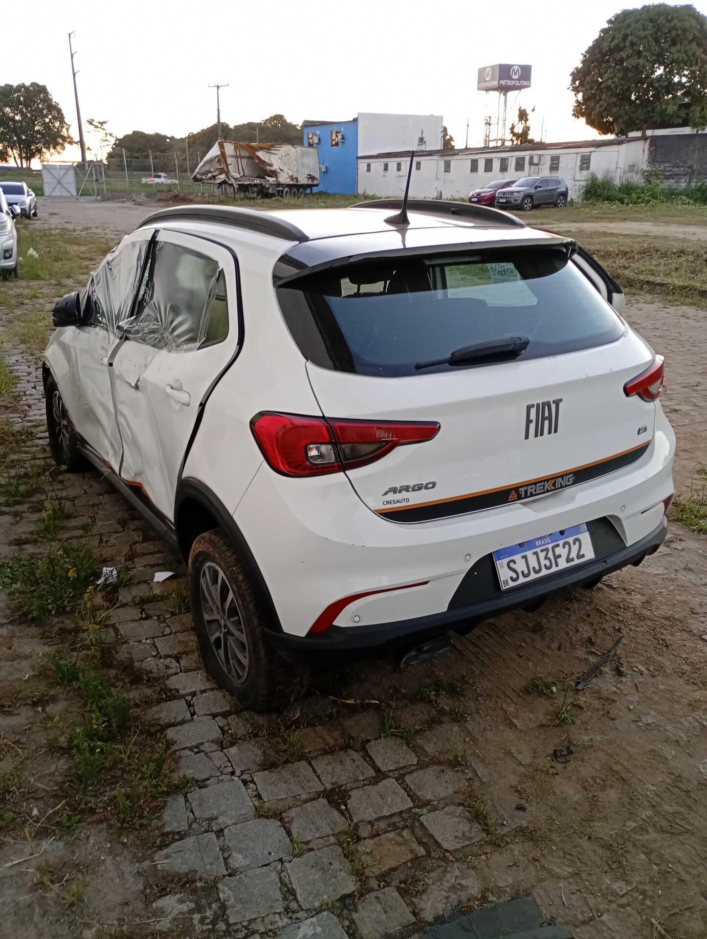 (SUCATA) FIAT / ARGO TREKKING 1.3AT 2023/2024 — foto 30 de 40