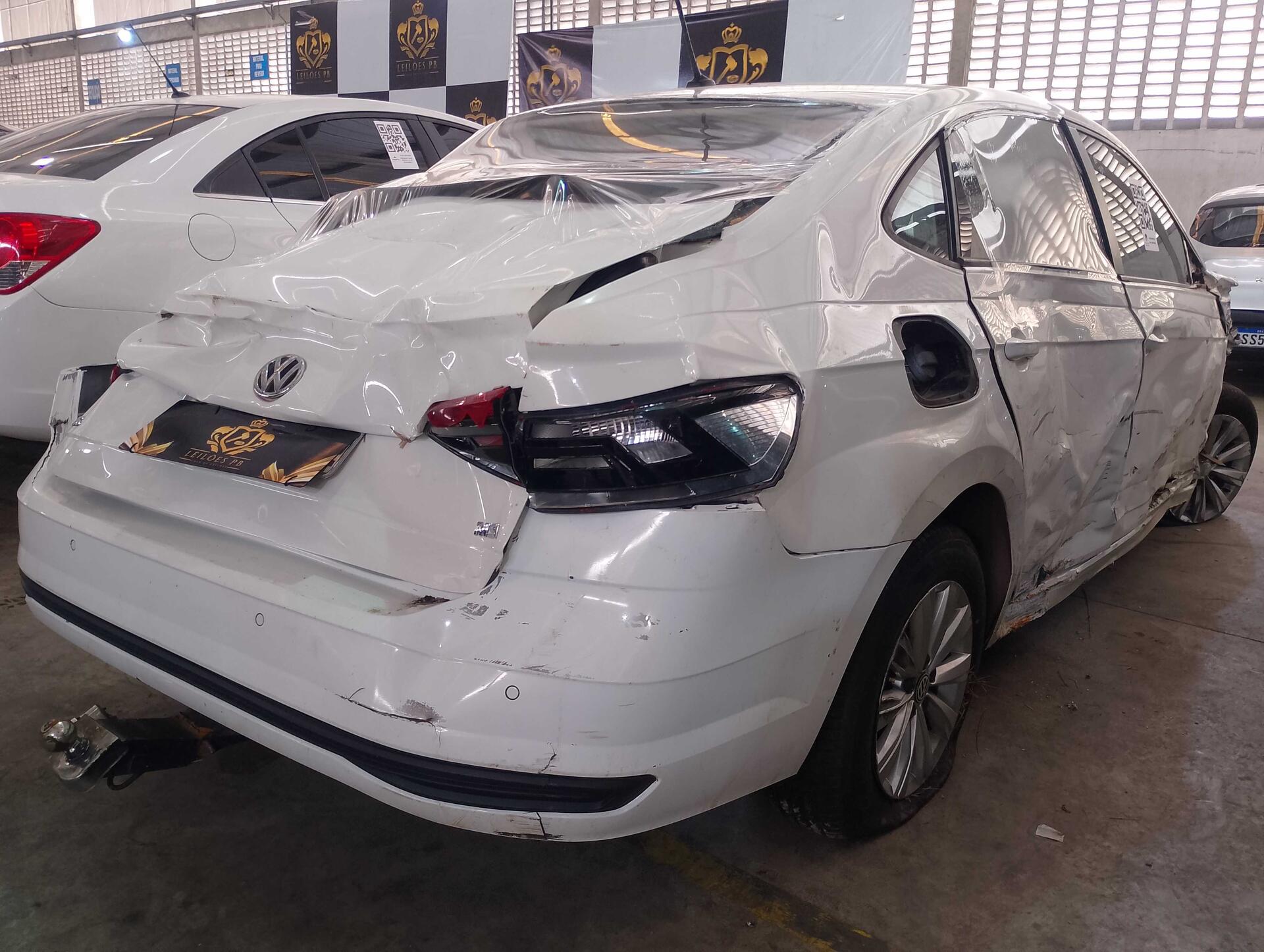 (SUCATA) VOLKSWAGEN / VIRTUS SEDAN 1.6 MSI 16V 5P MEC 2018/2019 — foto 15 de 40
