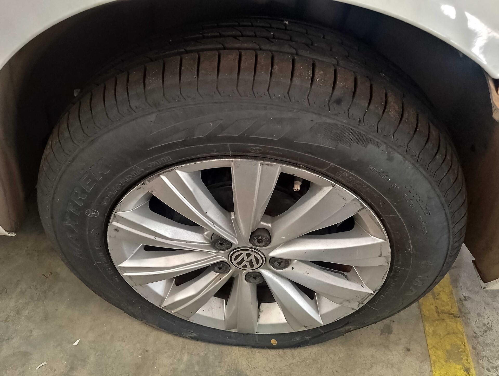 (SUCATA) VOLKSWAGEN / VIRTUS SEDAN 1.6 MSI 16V 5P MEC 2018/2019 — foto 23 de 40