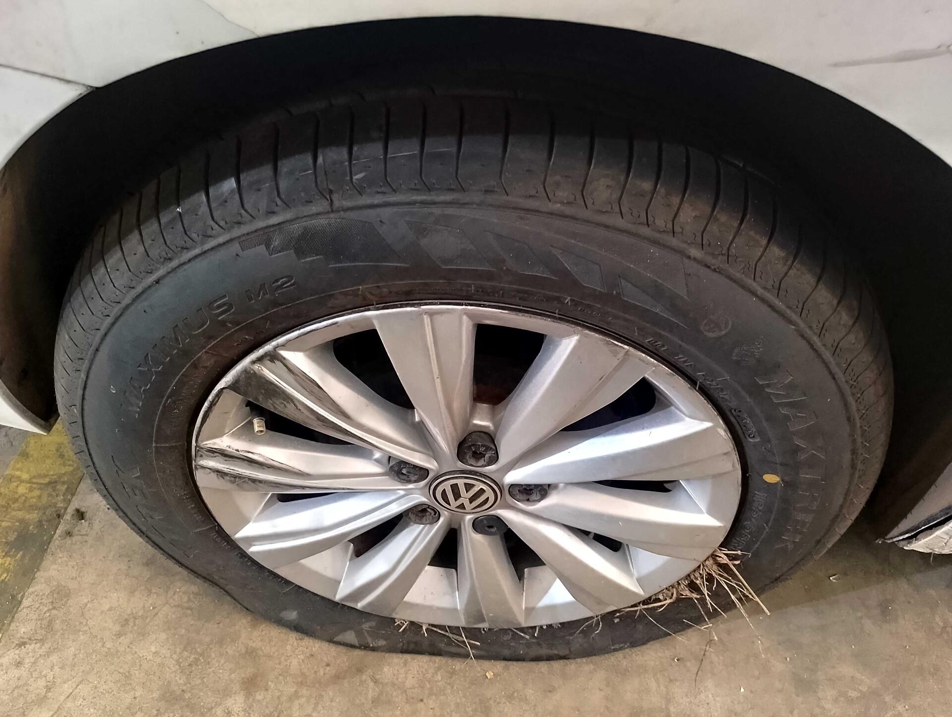 (SUCATA) VOLKSWAGEN / VIRTUS SEDAN 1.6 MSI 16V 5P MEC 2018/2019 — foto 24 de 40