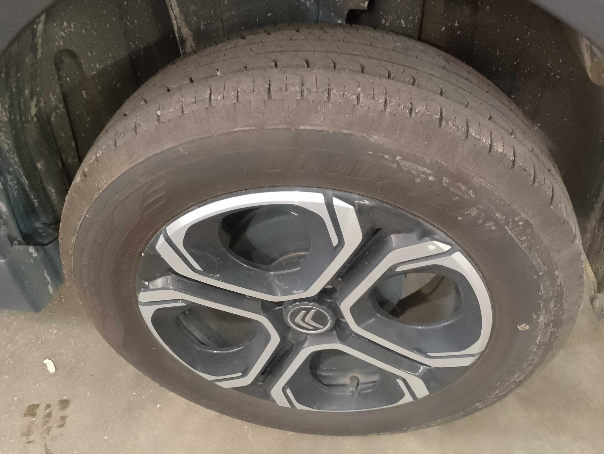 (SUCATA) CITROEN / C-3 AIRCROSS7 SHINE 1.0 T200 FLEX 2025/2026 — foto 35 de 40