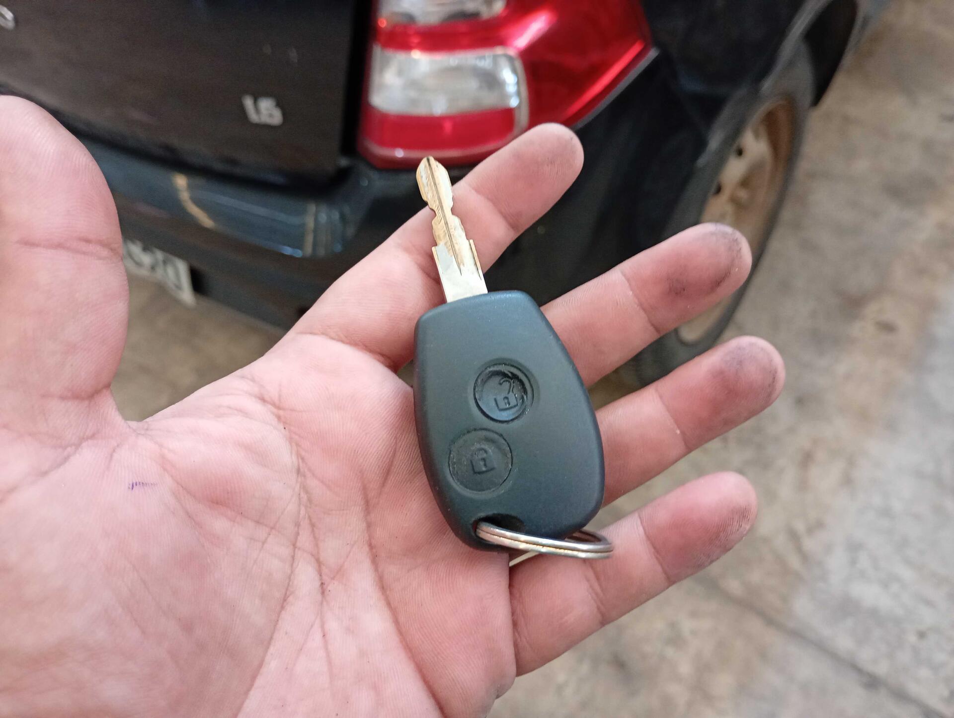 RENAULT / SANDERO EXPRESSION 1.6 8V 4P A FLEX 2012/2013 — foto 26 de 40