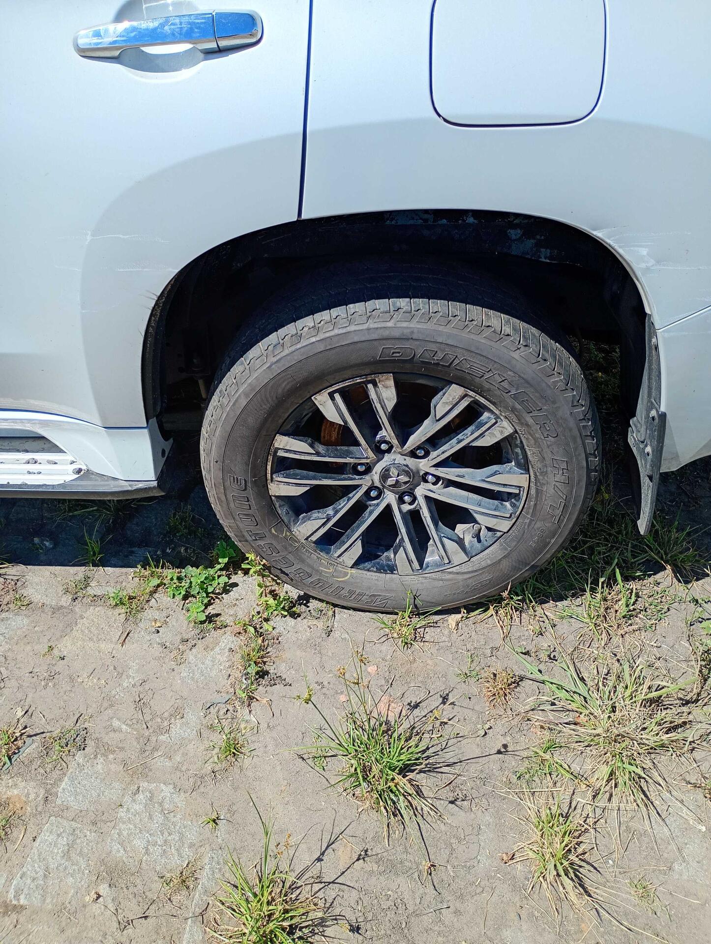 MITSUBISHI / PAJERO SPORT HPE 2.4 4X4 DIESEL AUT. 2023/2024 — foto 30 de 40