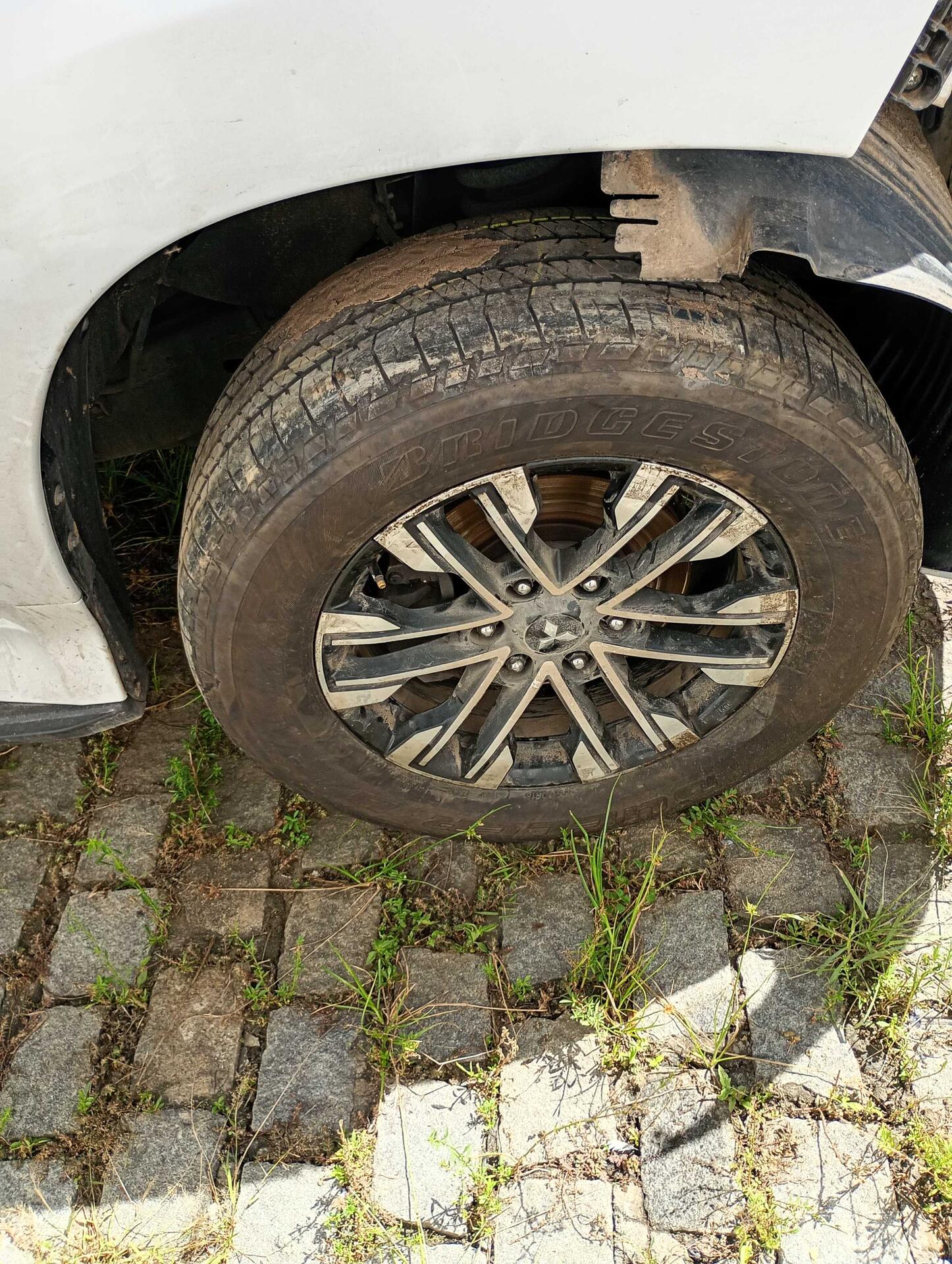 MITSUBISHI / PAJERO SPORT HPE 2.4 4X4 DIESEL AUT. 2023/2024 — foto 32 de 40