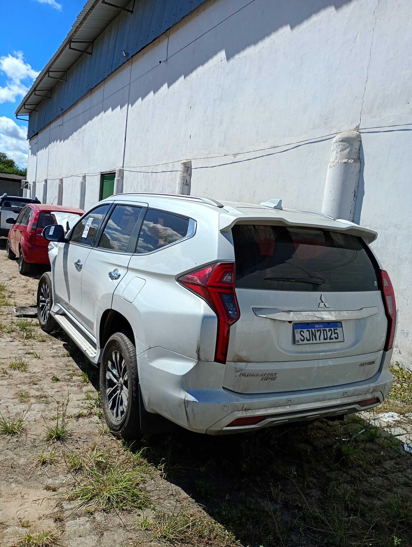 MITSUBISHI / PAJERO SPORT HPE 2.4 4X4 DIESEL AUT. 2023/2024 — foto 35 de 40