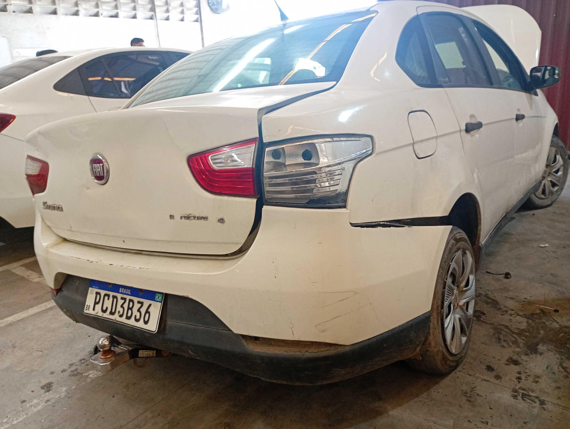 (SUCATA) FIAT / GRAND SIENA ATTRACTIVE 1.4 EVO F 2018/2019 — foto 32 de 40