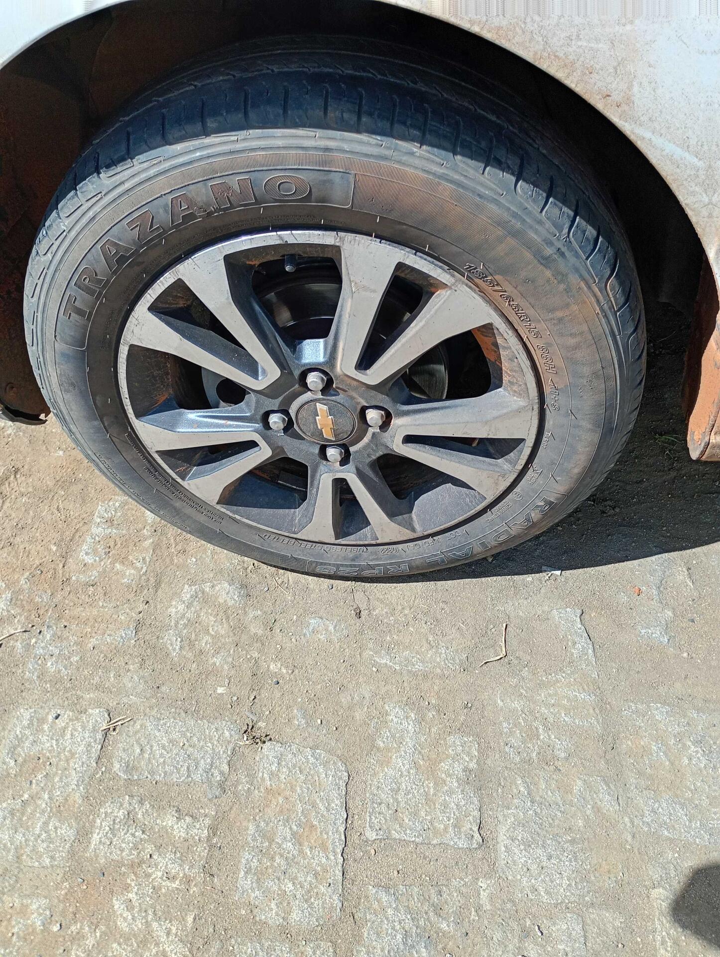 CHEVROLET / ONIX 1.4AT LTZ FLEX 2015/2016 — foto 34 de 40