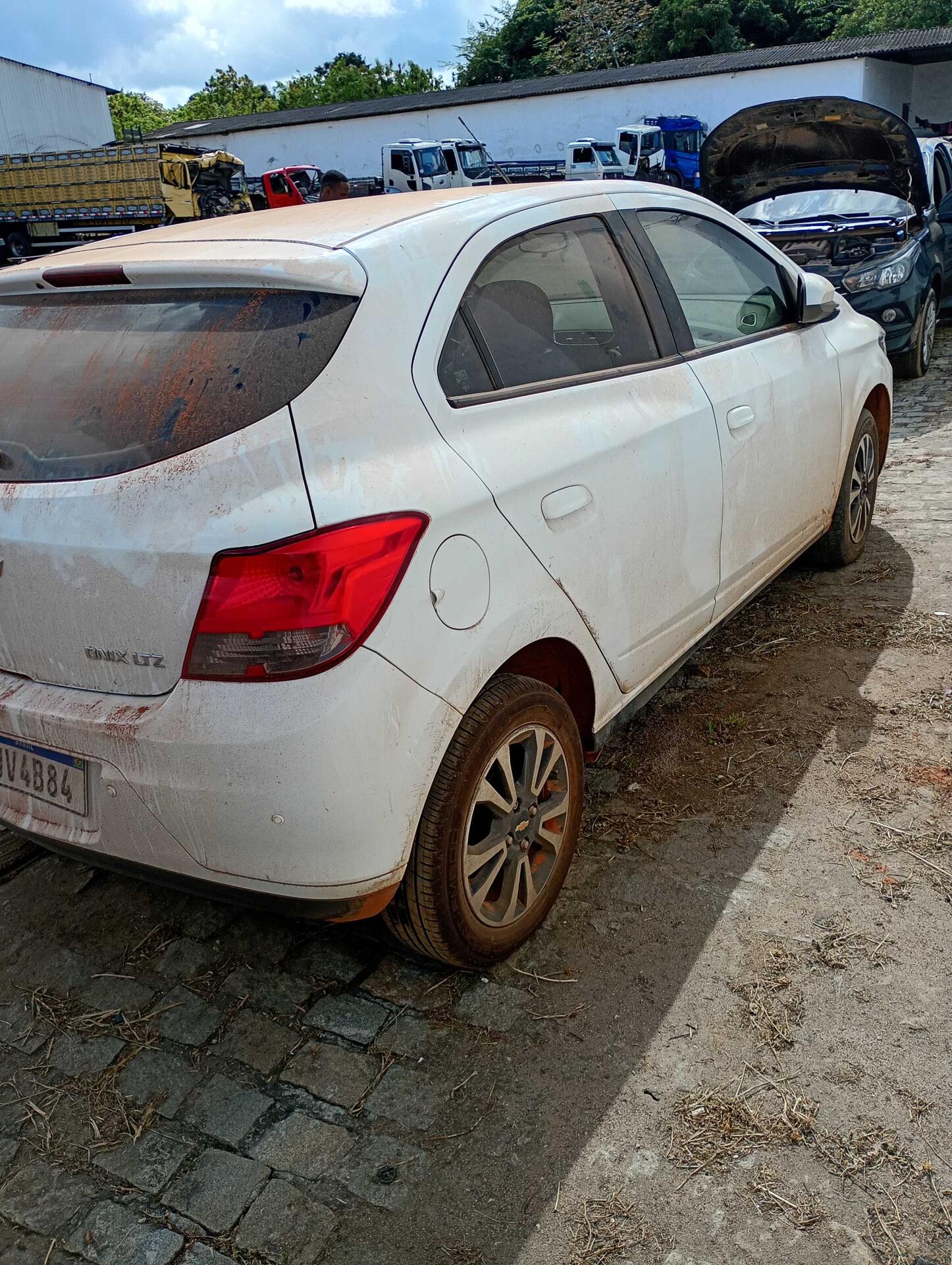 CHEVROLET / ONIX 1.4AT LTZ FLEX 2015/2016 — foto 38 de 40