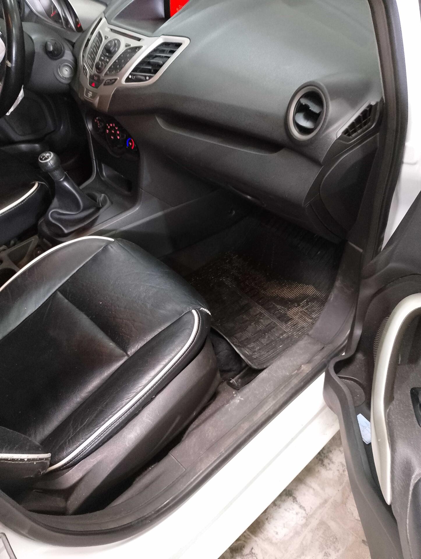 FORD / FIESTA SE FLEX 2012/2012 — foto 8 de 40