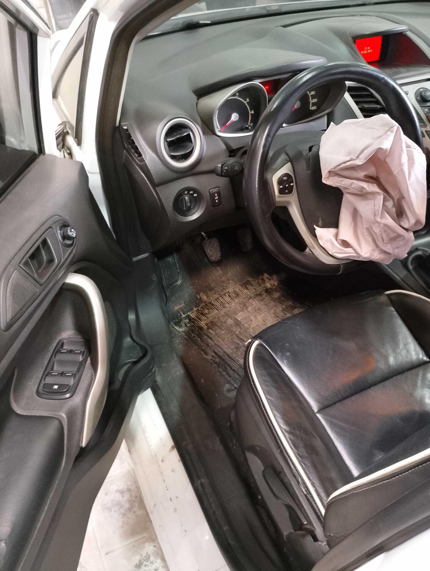 FORD / FIESTA SE FLEX 2012/2012 — foto 11 de 40