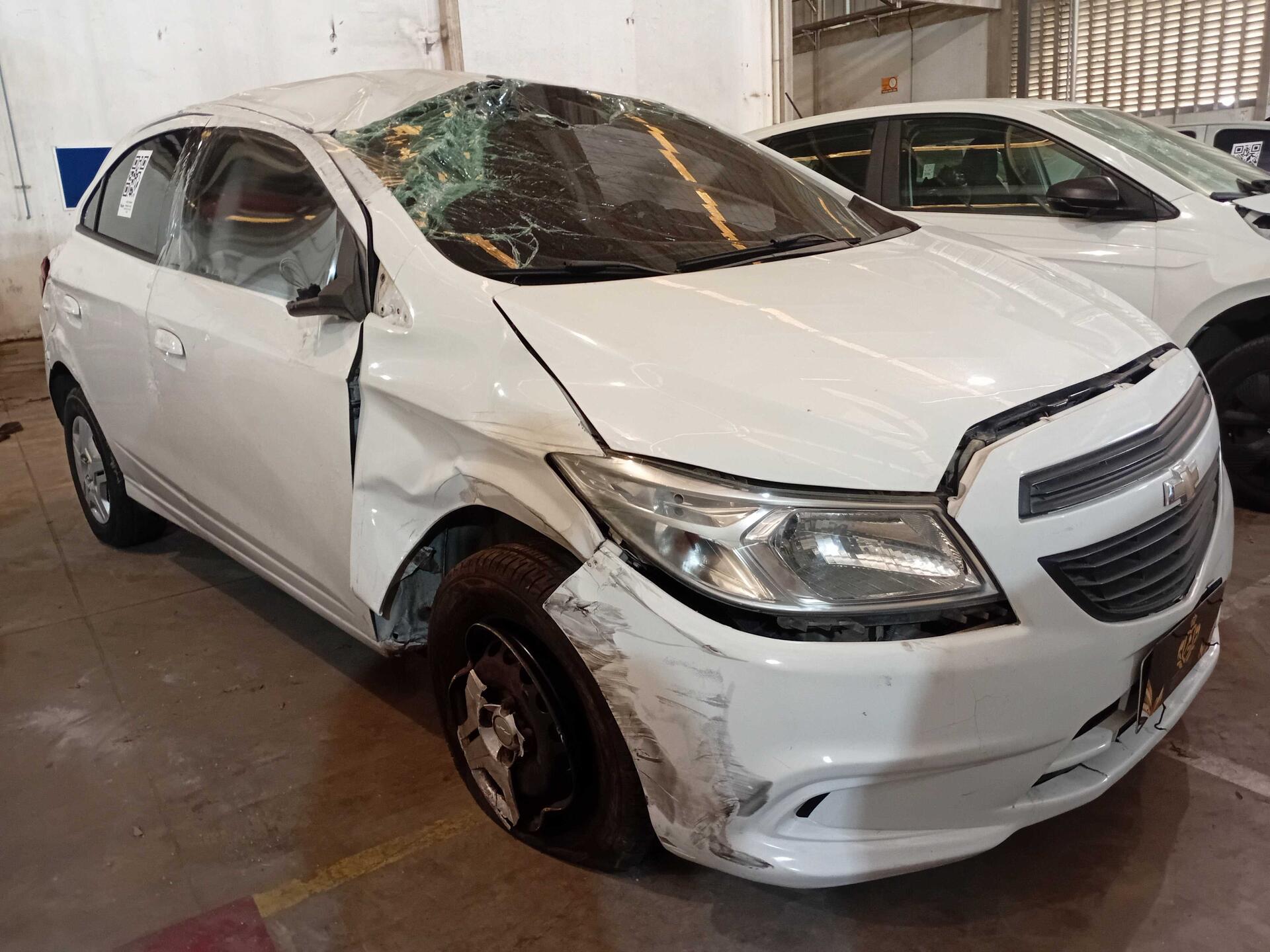 (SUCATA) CHEVROLET / ONIX 10MT JOYE 2018/2018 — foto 23 de 40