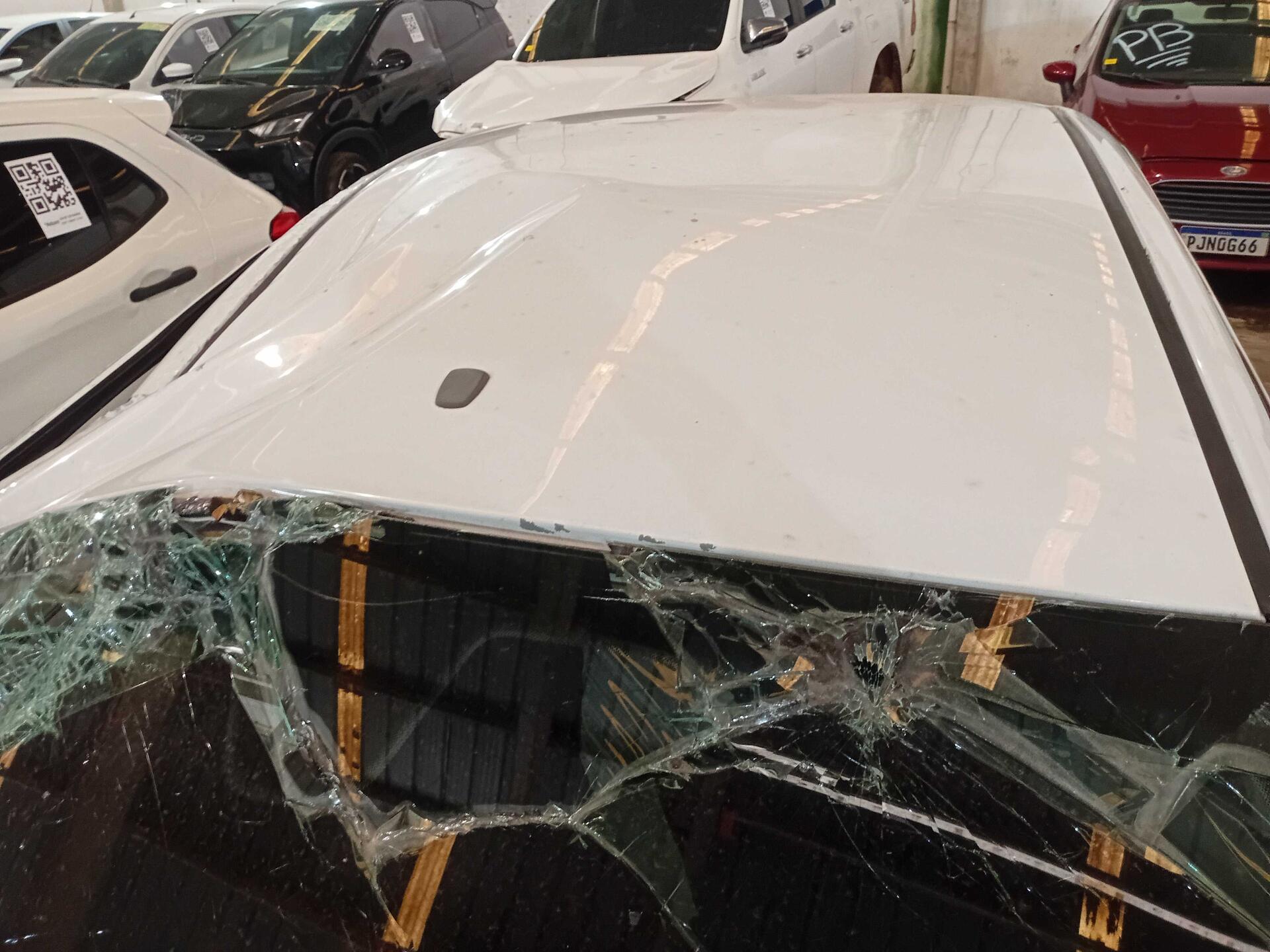 (SUCATA) CHEVROLET / ONIX 10MT JOYE 2018/2018 — foto 27 de 40