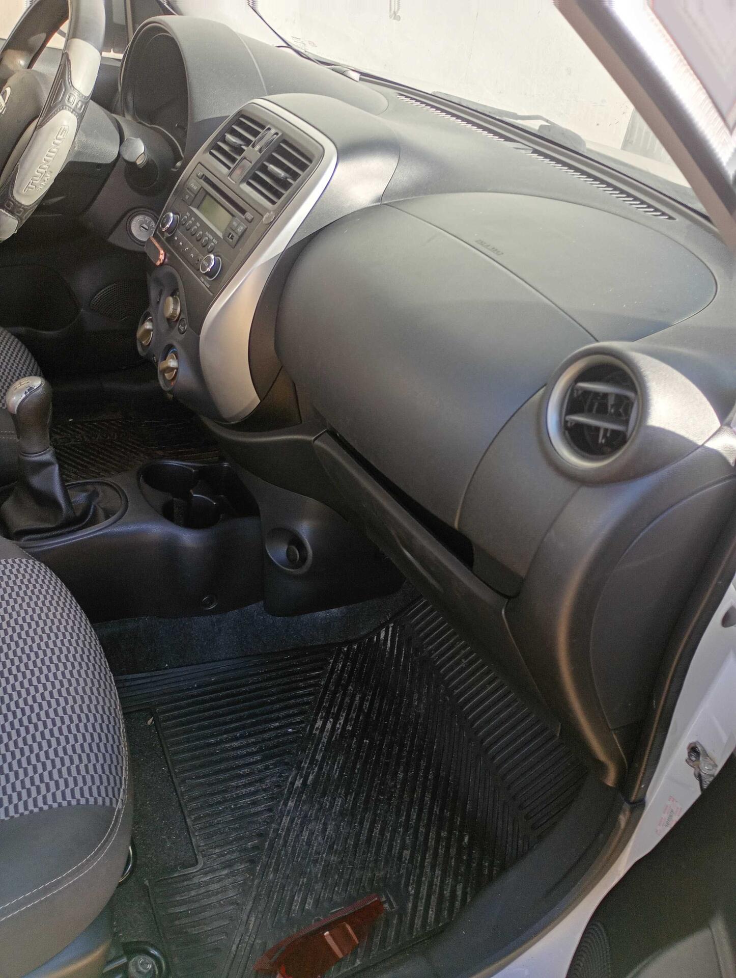 NISSAN / MARCH 16SV FLEX 2016/2017 — foto 25 de 40