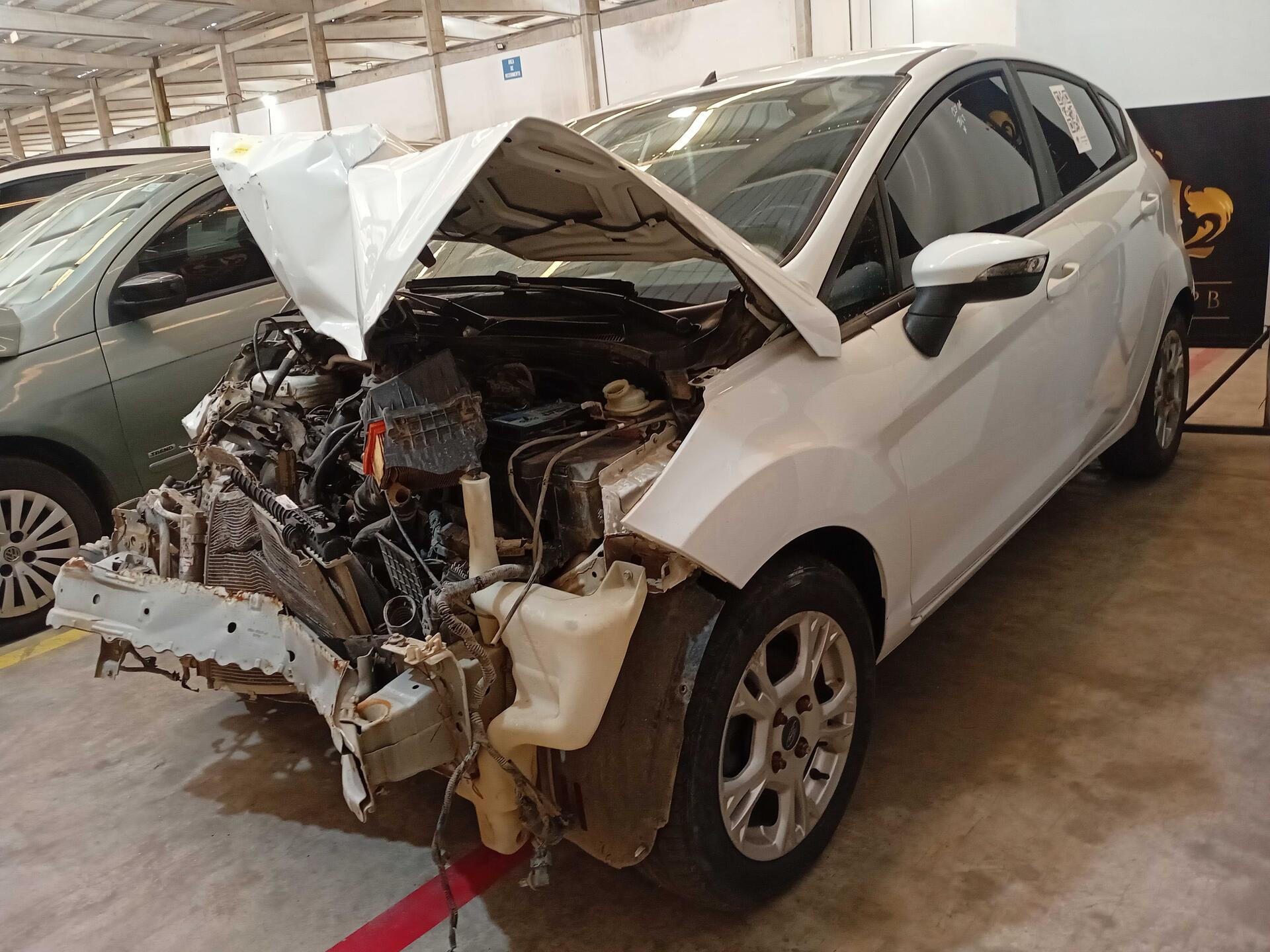 FORD / NEW FIESTA HATCH SE 1.6 16V AUT FLEX 2013/2014 — foto 33 de 40