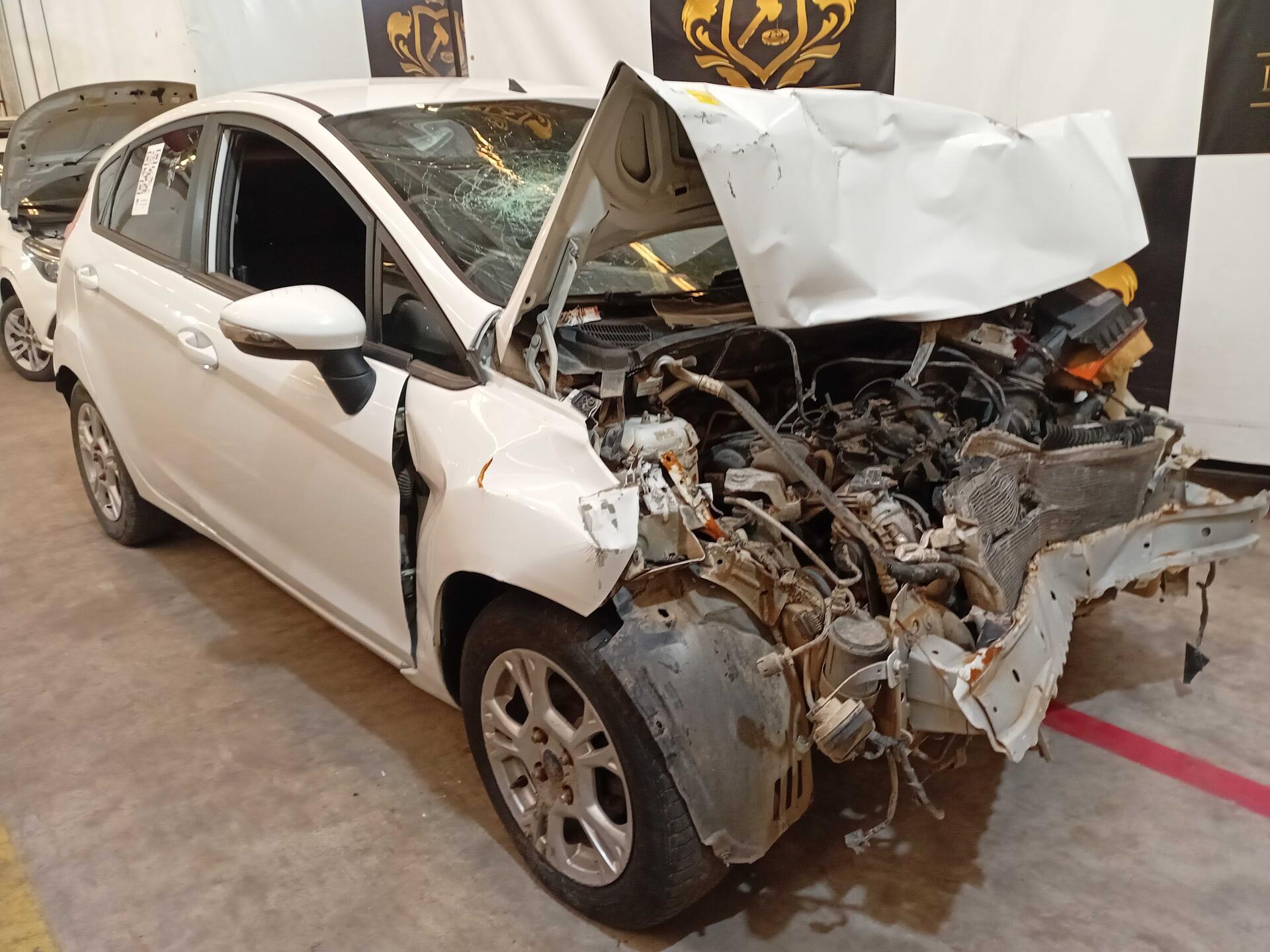 FORD / NEW FIESTA HATCH SE 1.6 16V AUT FLEX 2013/2014 — foto 34 de 40