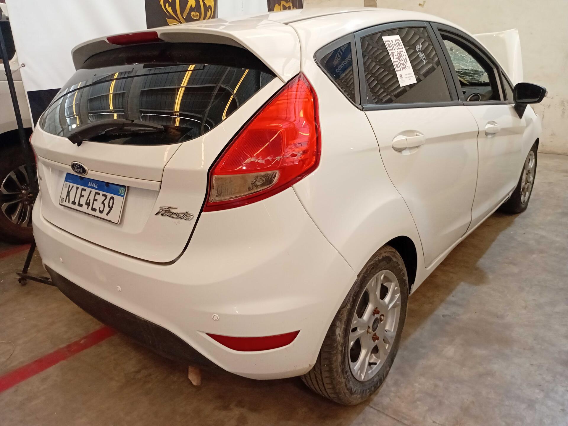 FORD / NEW FIESTA HATCH SE 1.6 16V AUT FLEX 2013/2014 — foto 36 de 40