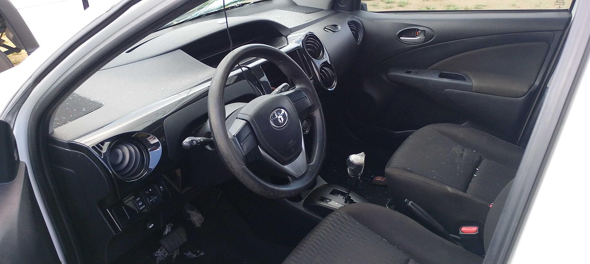 TOYOTA / ETIOS HB X VSC AT 2019/2020 — foto 9 de 40