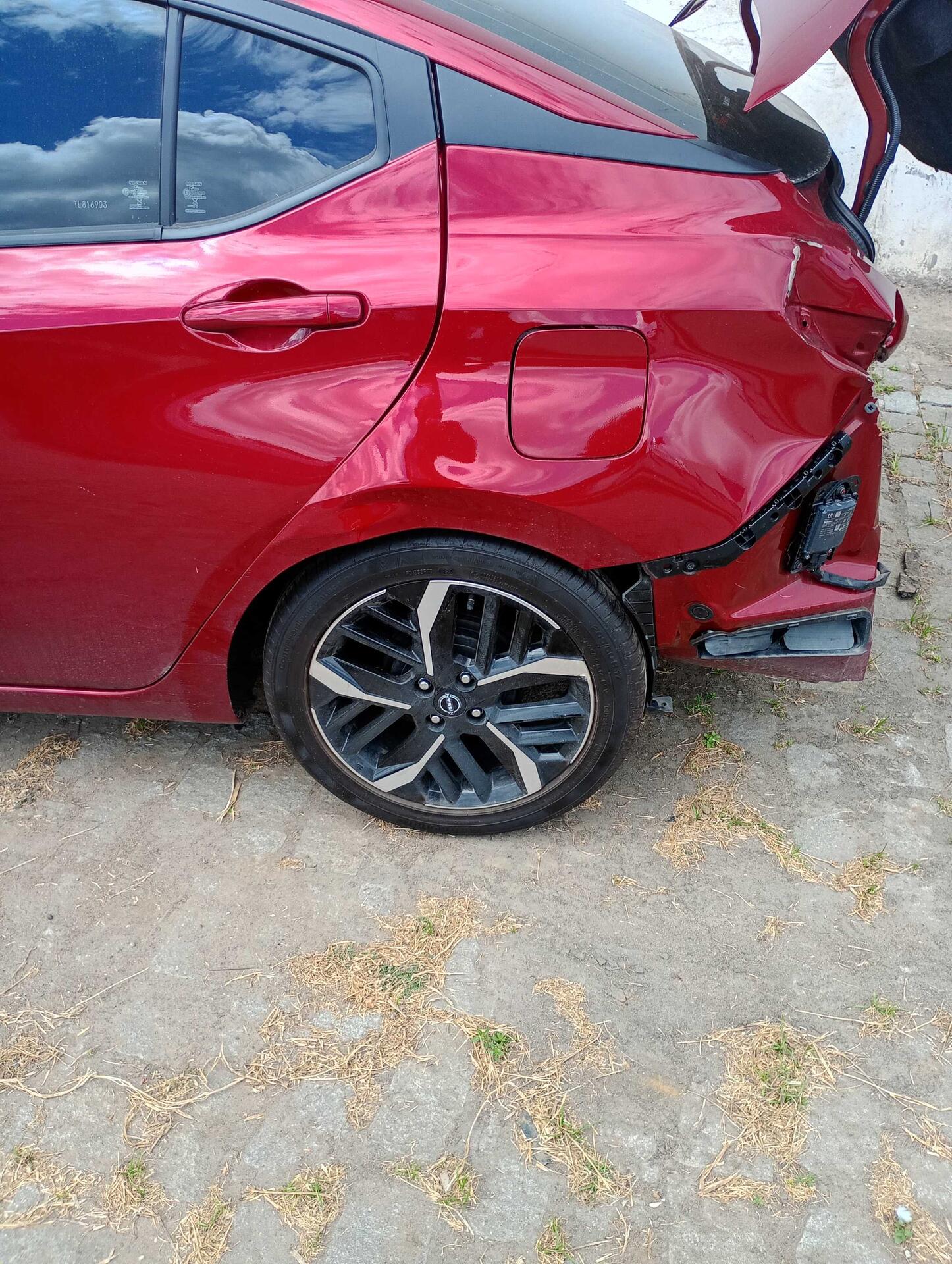 (SUCATA) NISSAN / VERSA EXCL CVT 2026/2026 — foto 29 de 40
