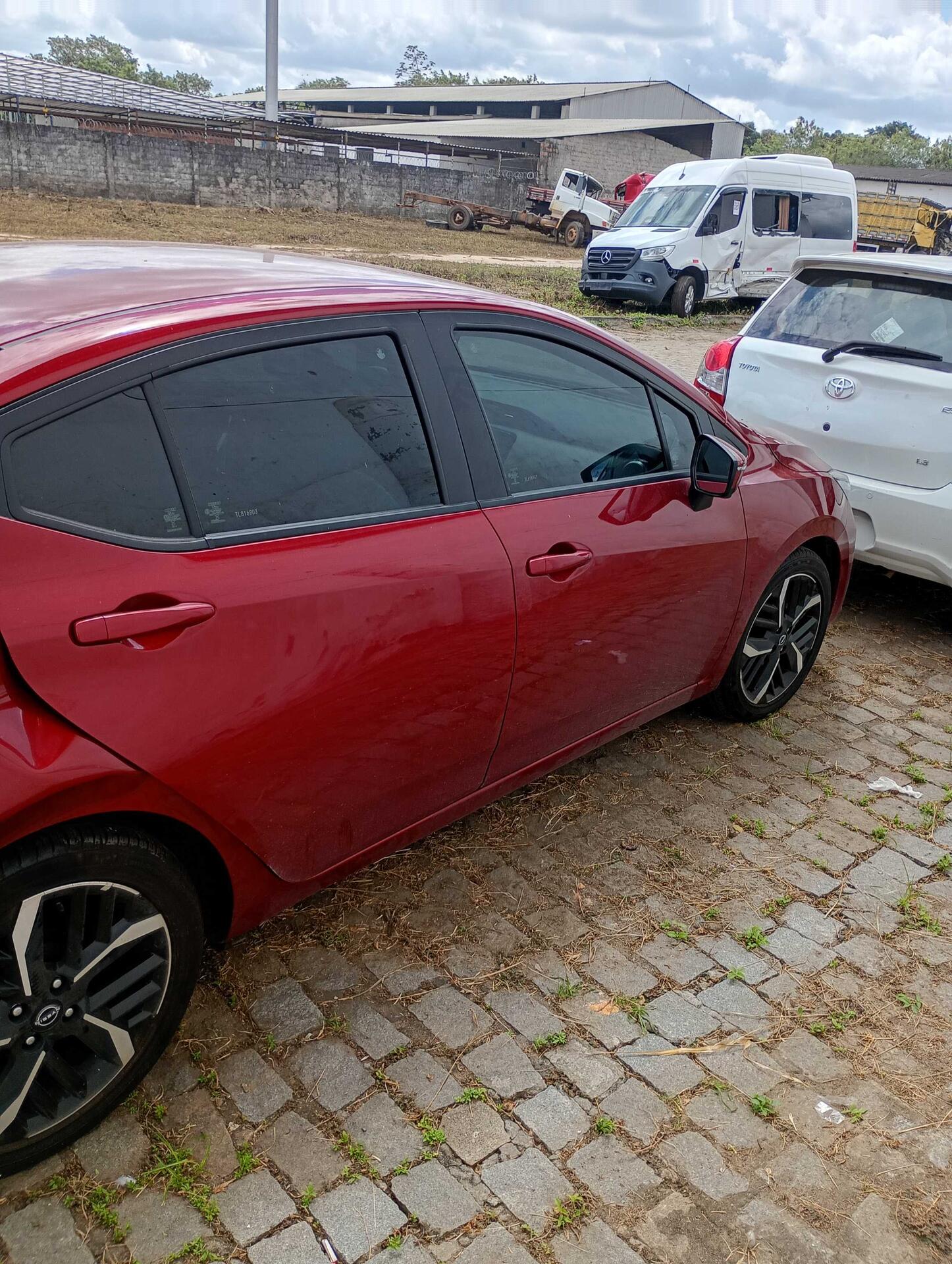 (SUCATA) NISSAN / VERSA EXCL CVT 2026/2026 — foto 34 de 40