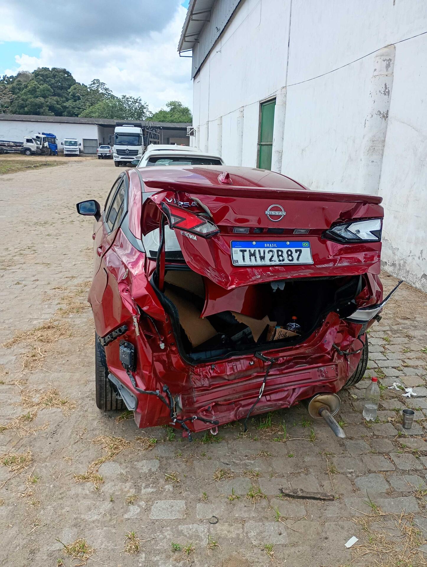 (SUCATA) NISSAN / VERSA EXCL CVT 2026/2026 — foto 37 de 40