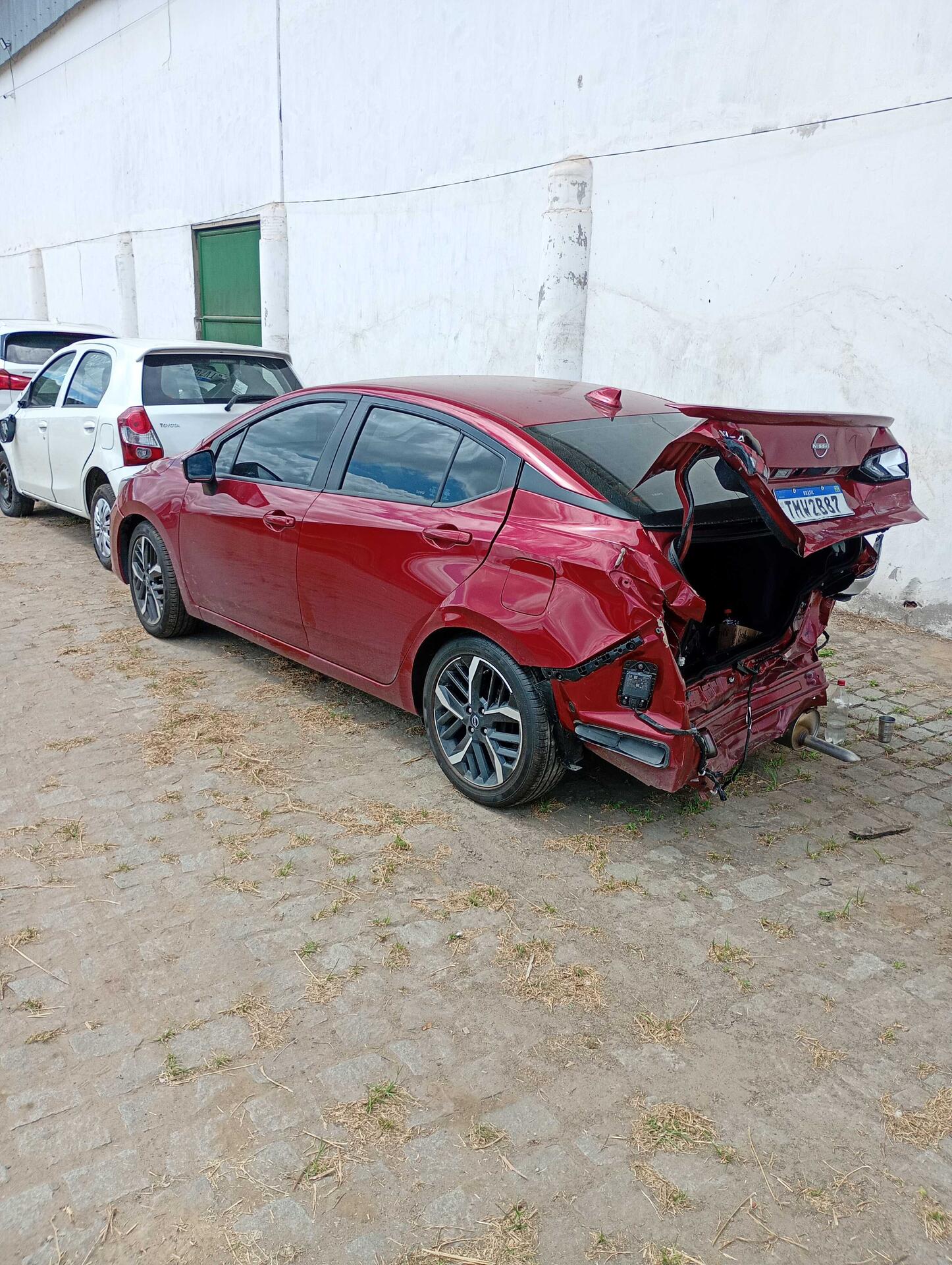(SUCATA) NISSAN / VERSA EXCL CVT 2026/2026 — foto 38 de 40