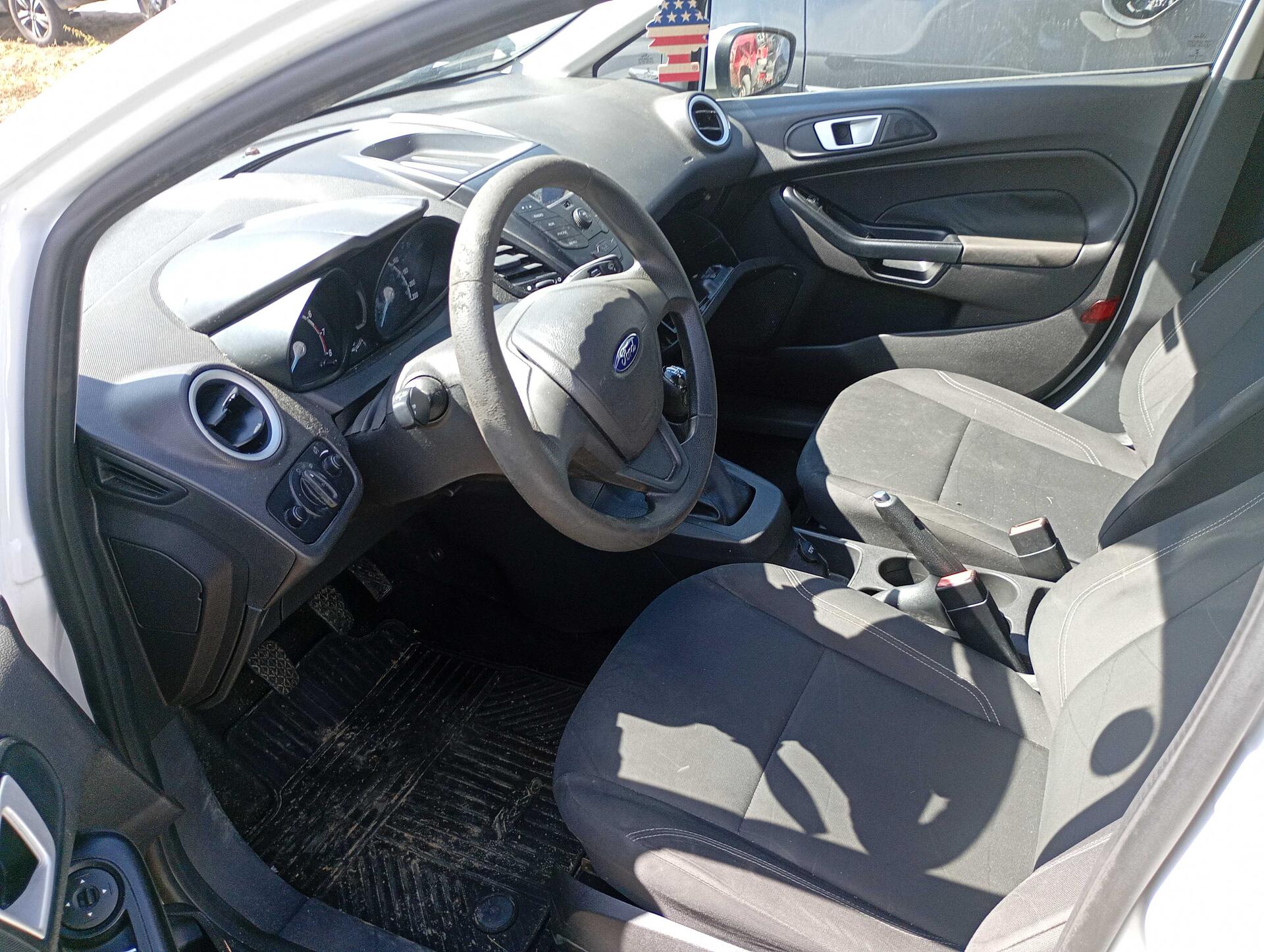 FORD / FIESTA 16SE 2016/2017 — foto 30 de 40
