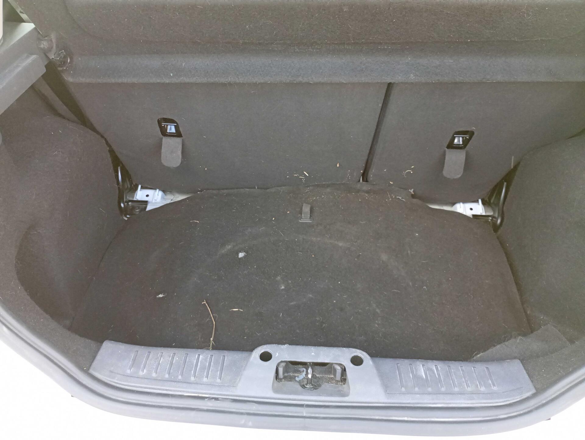 FORD / FIESTA 16SE 2016/2017 — foto 35 de 40
